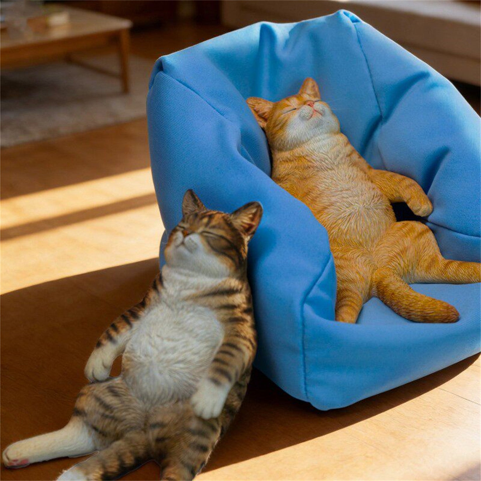 JXK Studio Lazy Cat on the Sofa Model