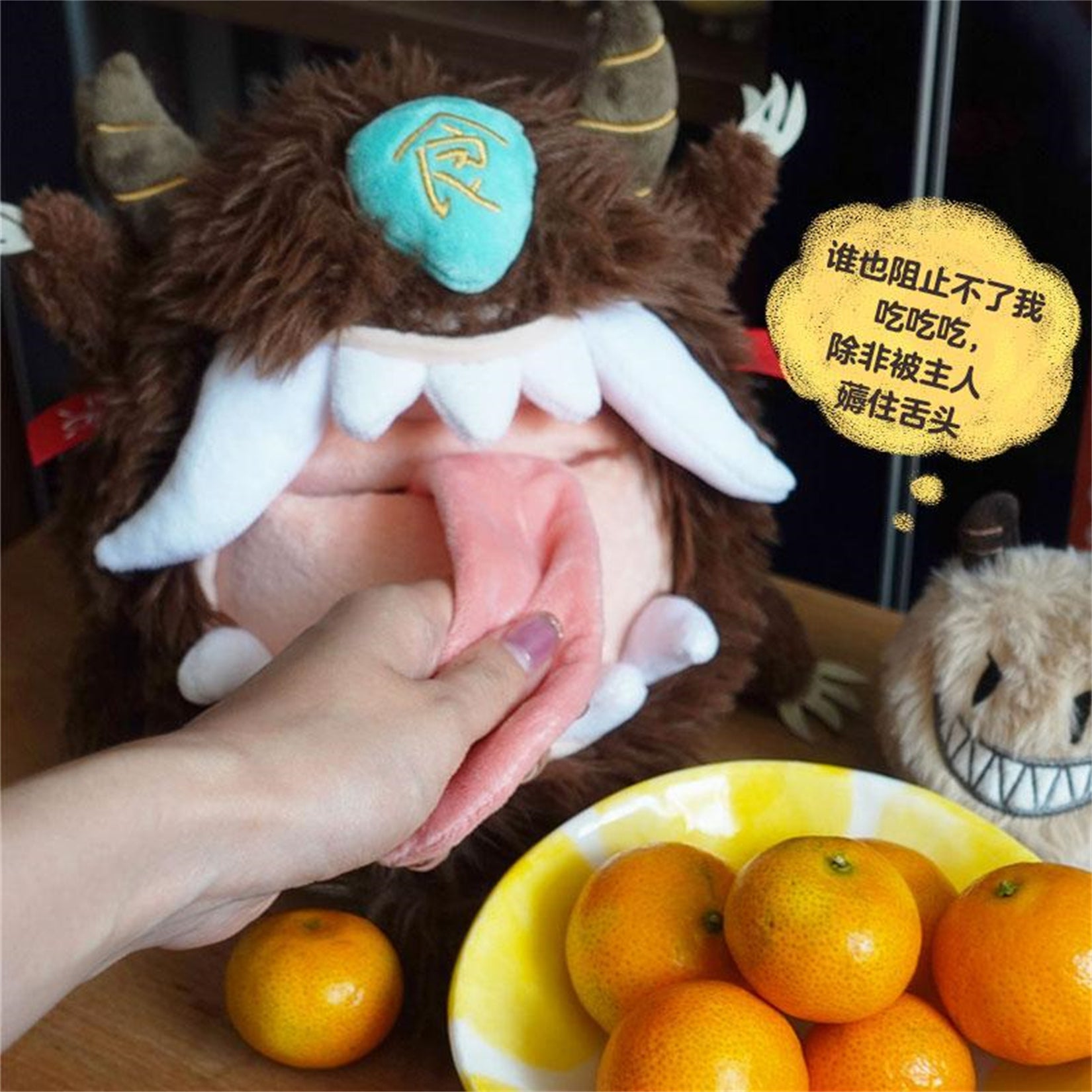 Liegende Panda-Stofftierfigur