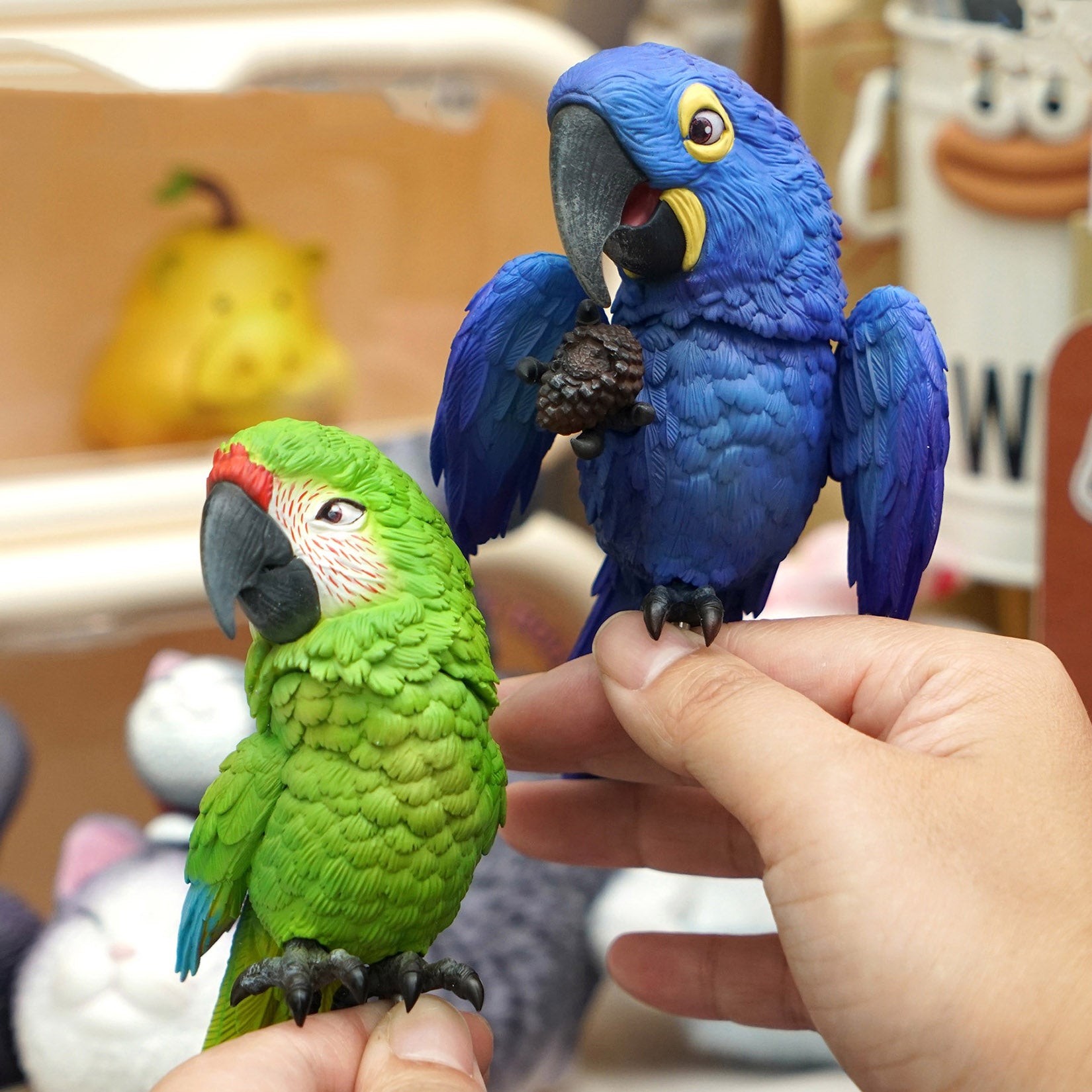 Great Green Macaw & Hyacinth Macaw Parrot Model