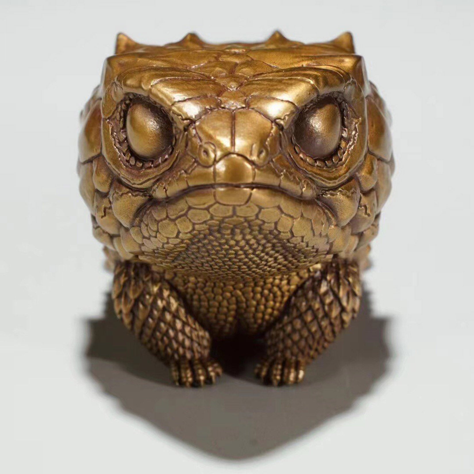 BOWUZHI Studio Bronze Red- eye Eagle Lizard Model