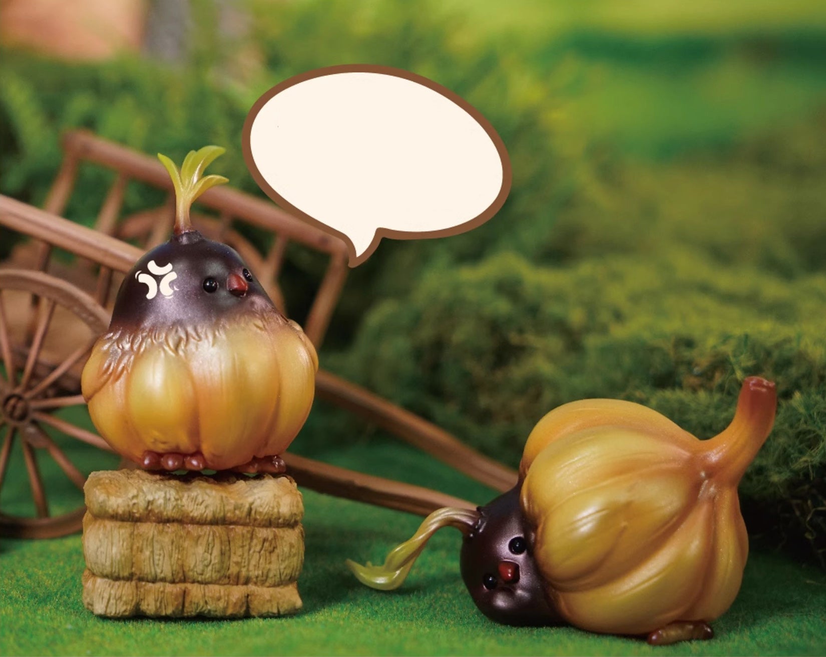 Lying Garlic Bird Model Animal Figure