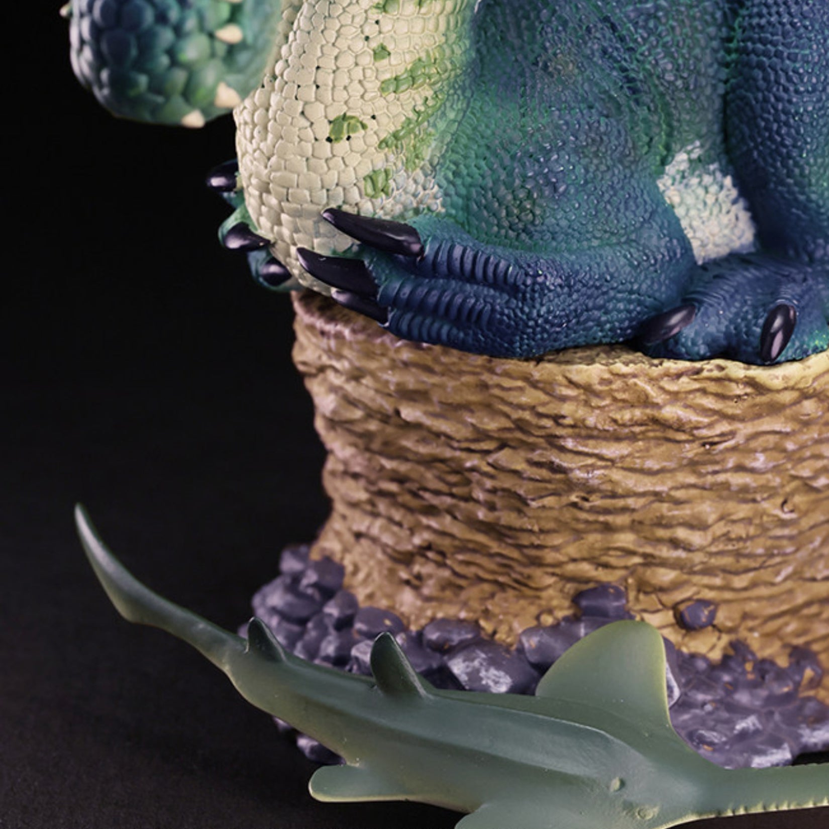 Animal Heavenly Body Spinosaurus Figurine