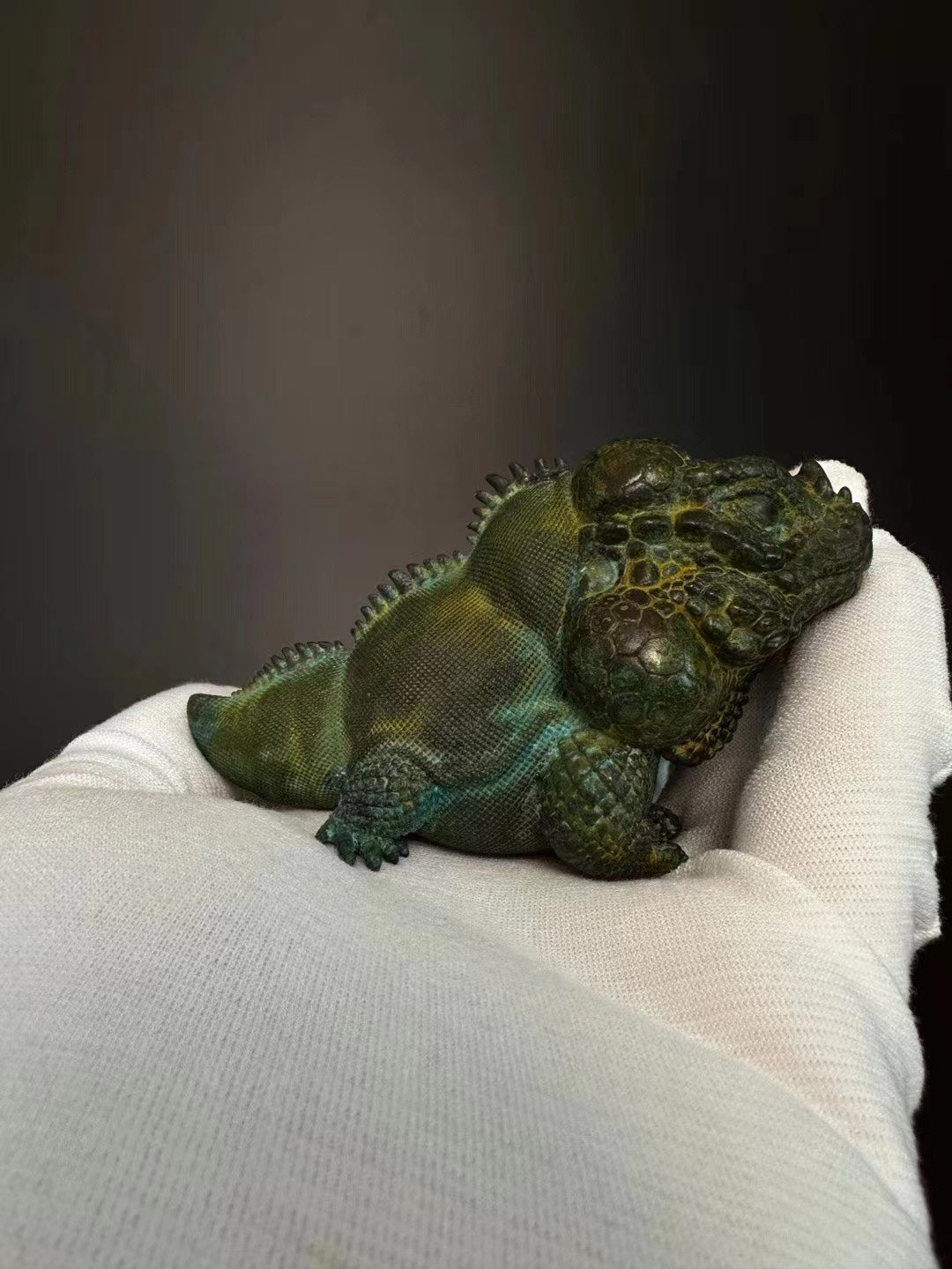 Lizard Kingdom Green Iguana Cyclura Cornuta Bronze Model