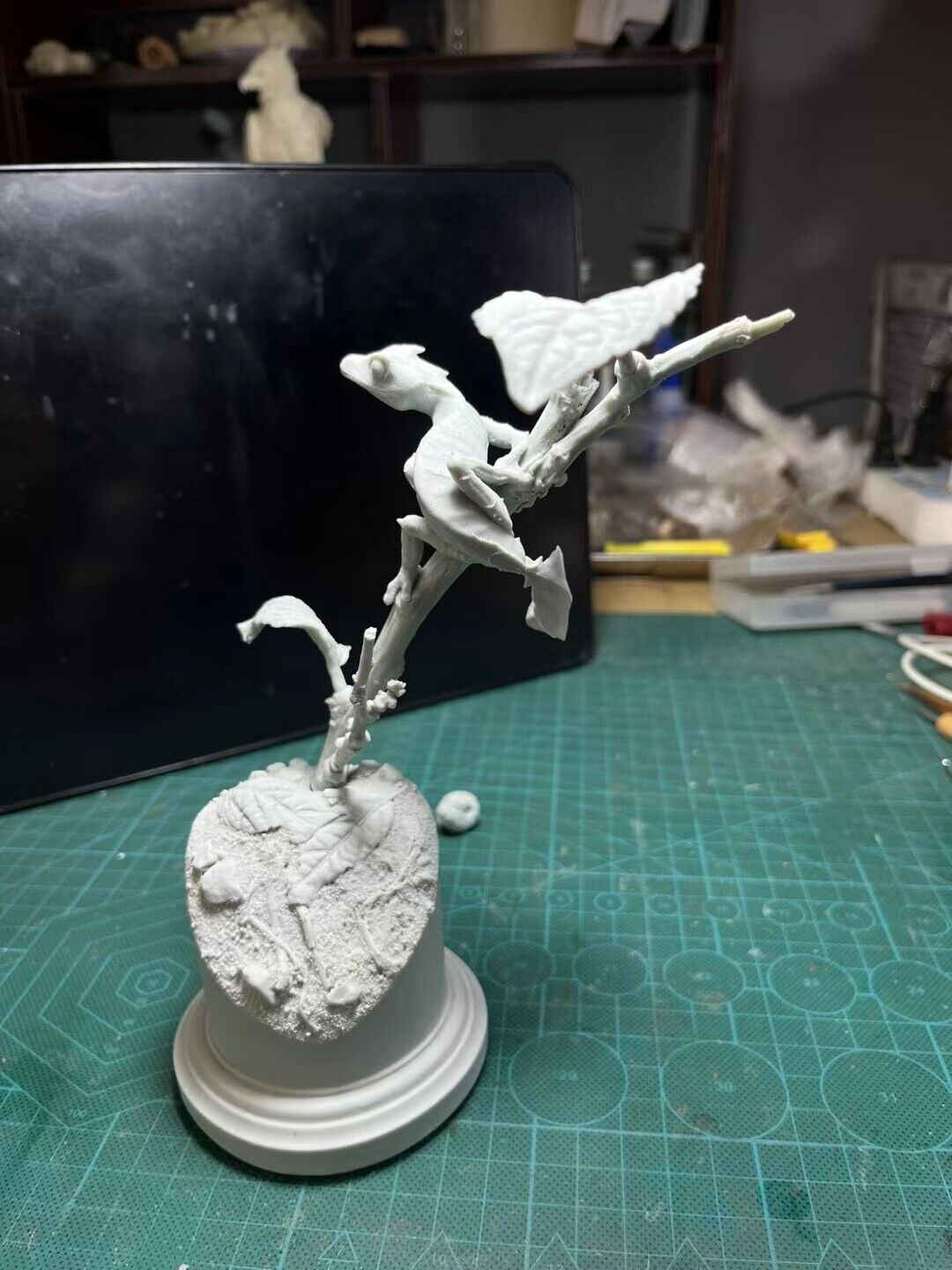 1:1 Uroplatus Phantasticus Model