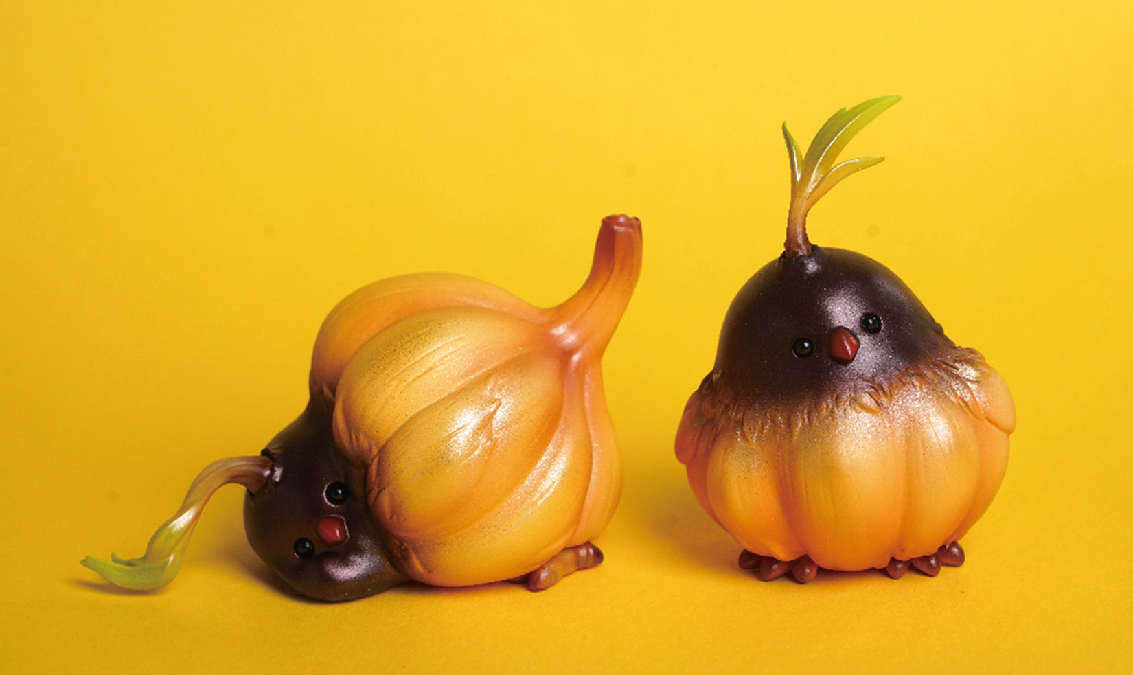 Lying Garlic Bird Model Animal Figure