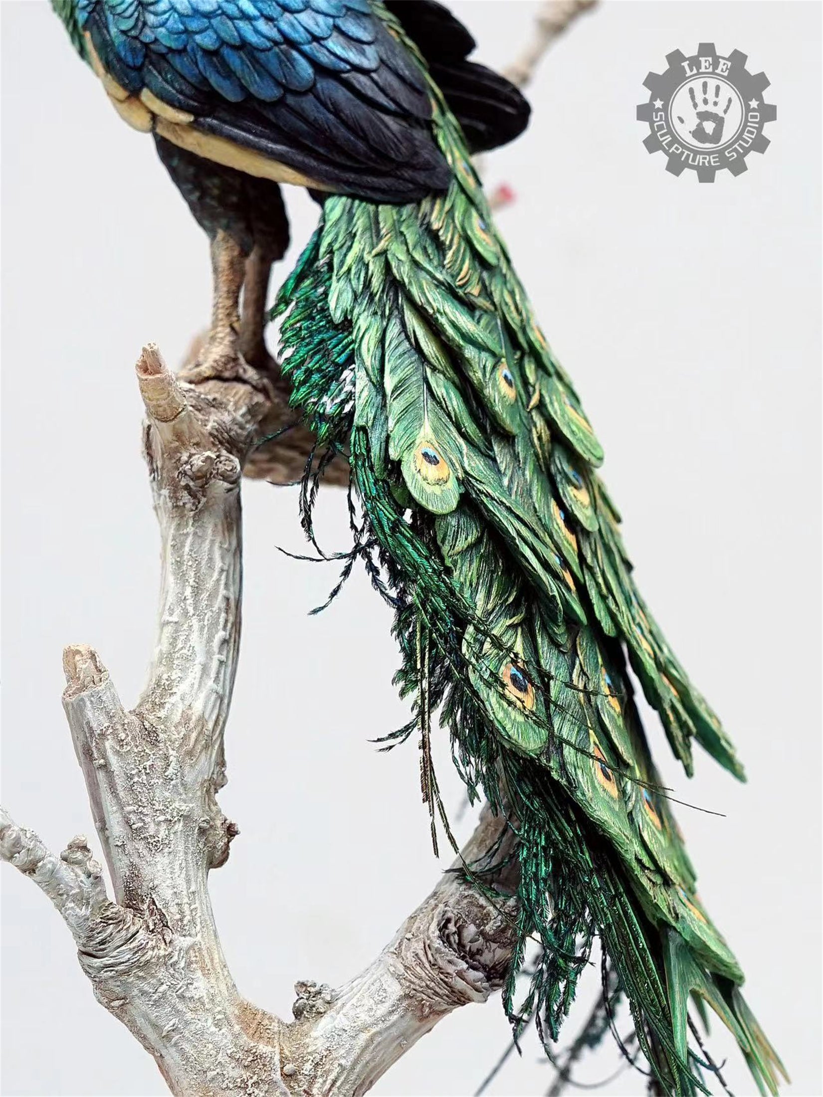 Lee 1/10 Scale Green Peafowl Scene Model