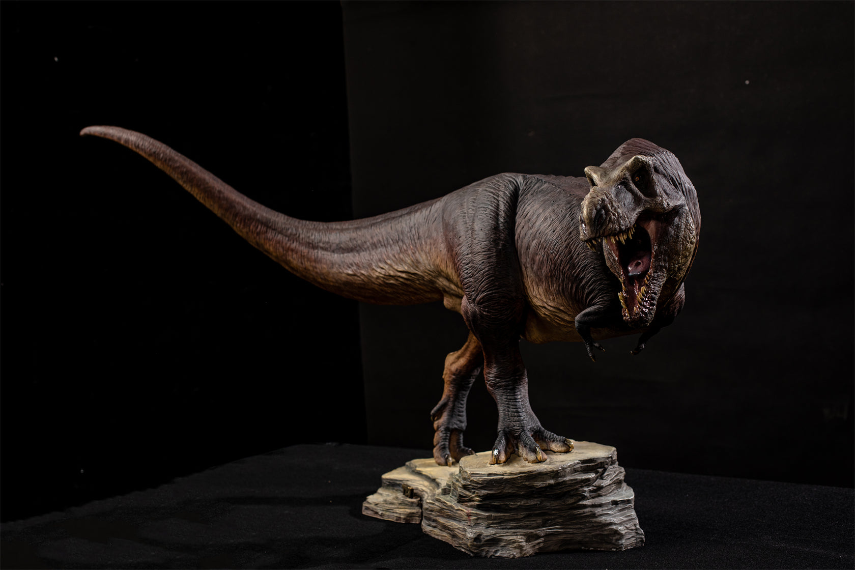 1:10 Scale Tyrannosaurus Rex Scene Model