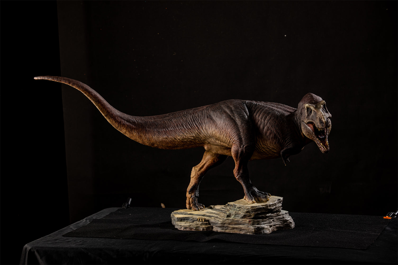 1:10 Scale Tyrannosaurus Rex Scene Model