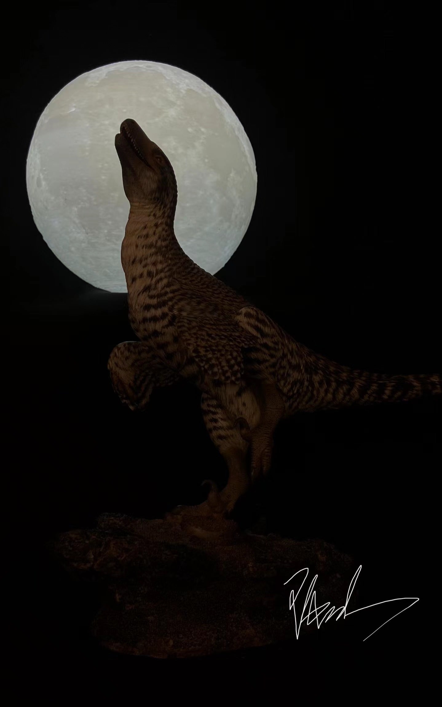 MK Studio 1:20 Scale Dakotaraptor Scene Statue