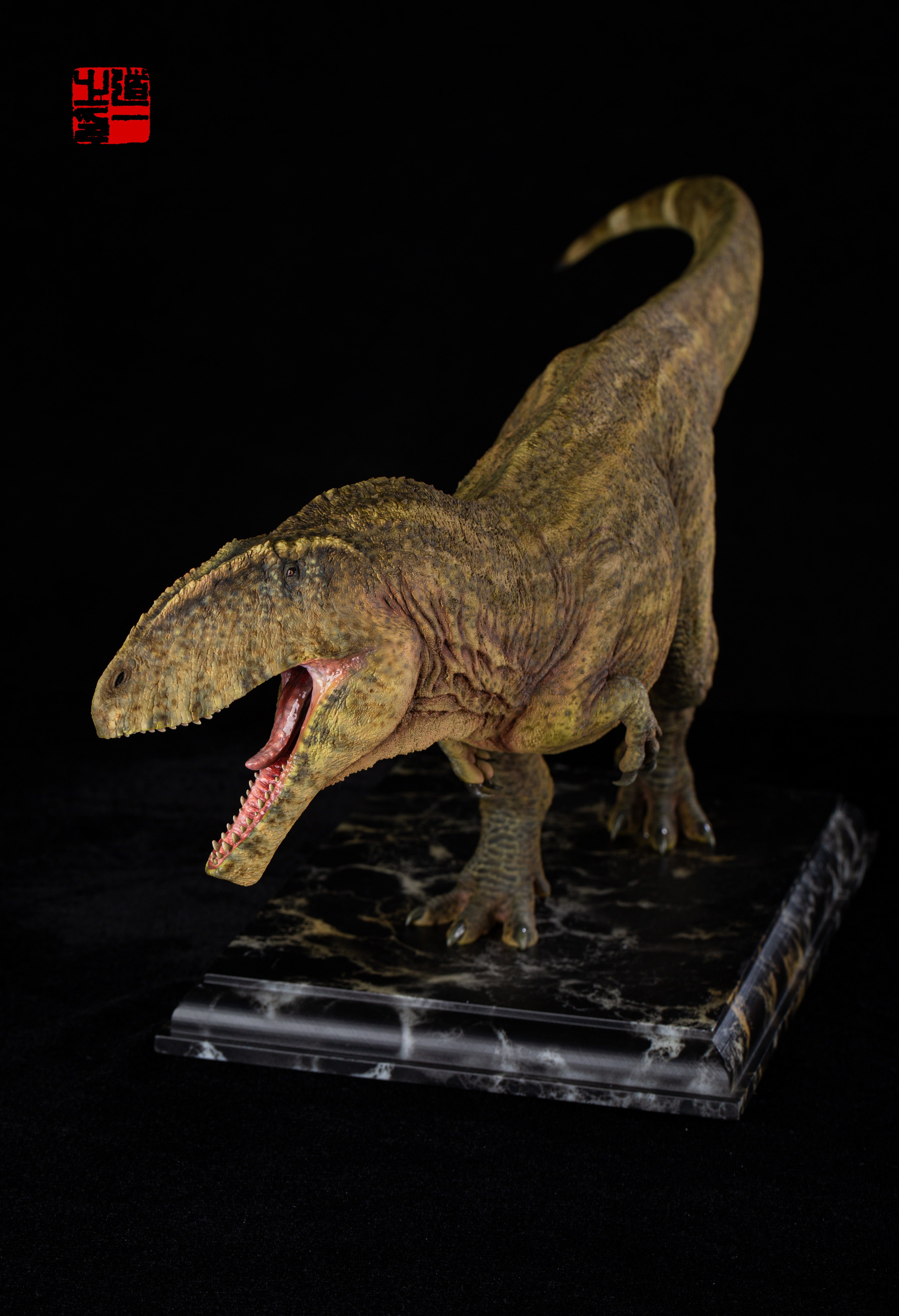 SHOWANNA 1:10 Scale Carcharodontosaurus Statue