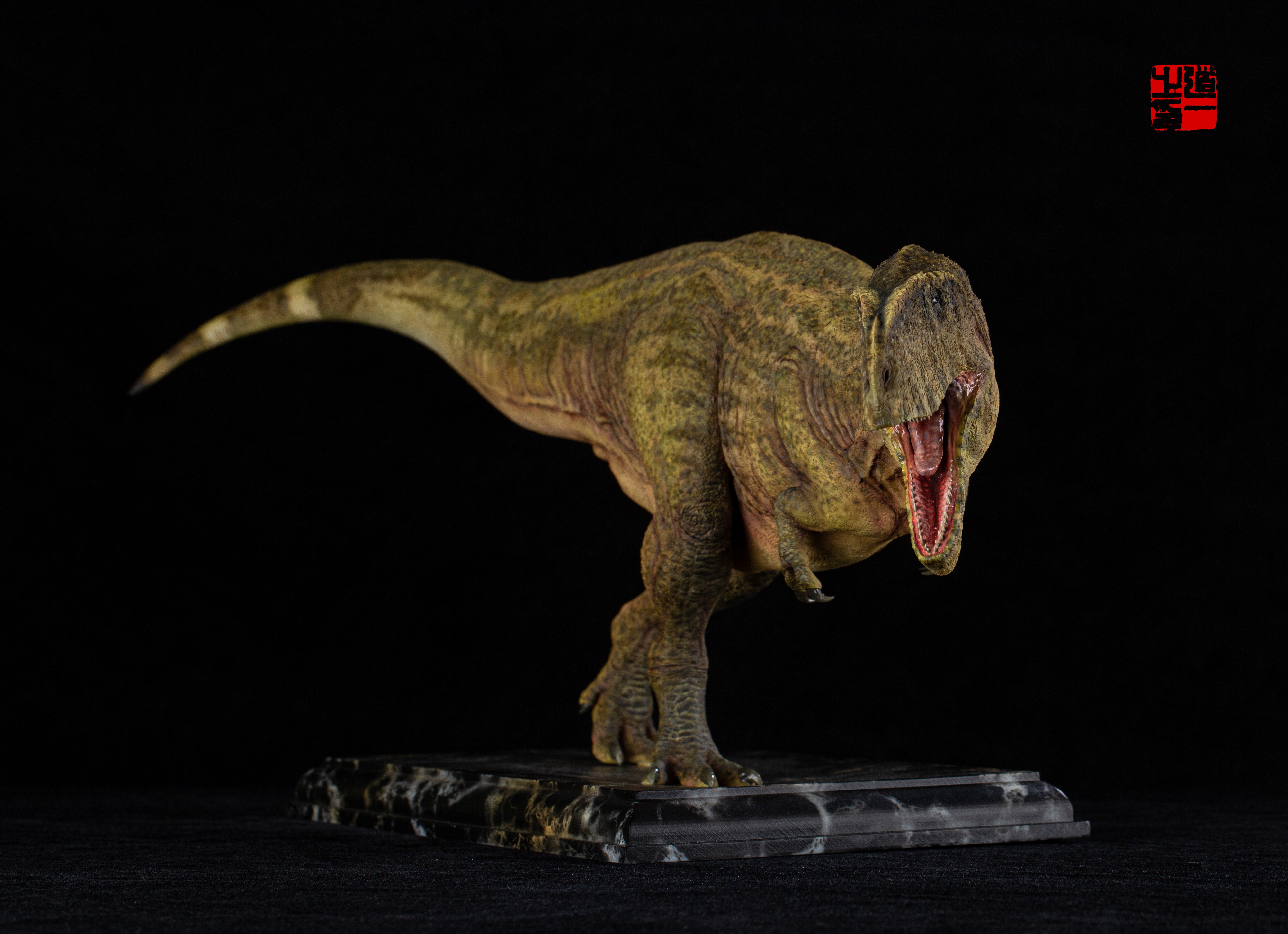 SHOWANNA 1:10 Scale Carcharodontosaurus Statue