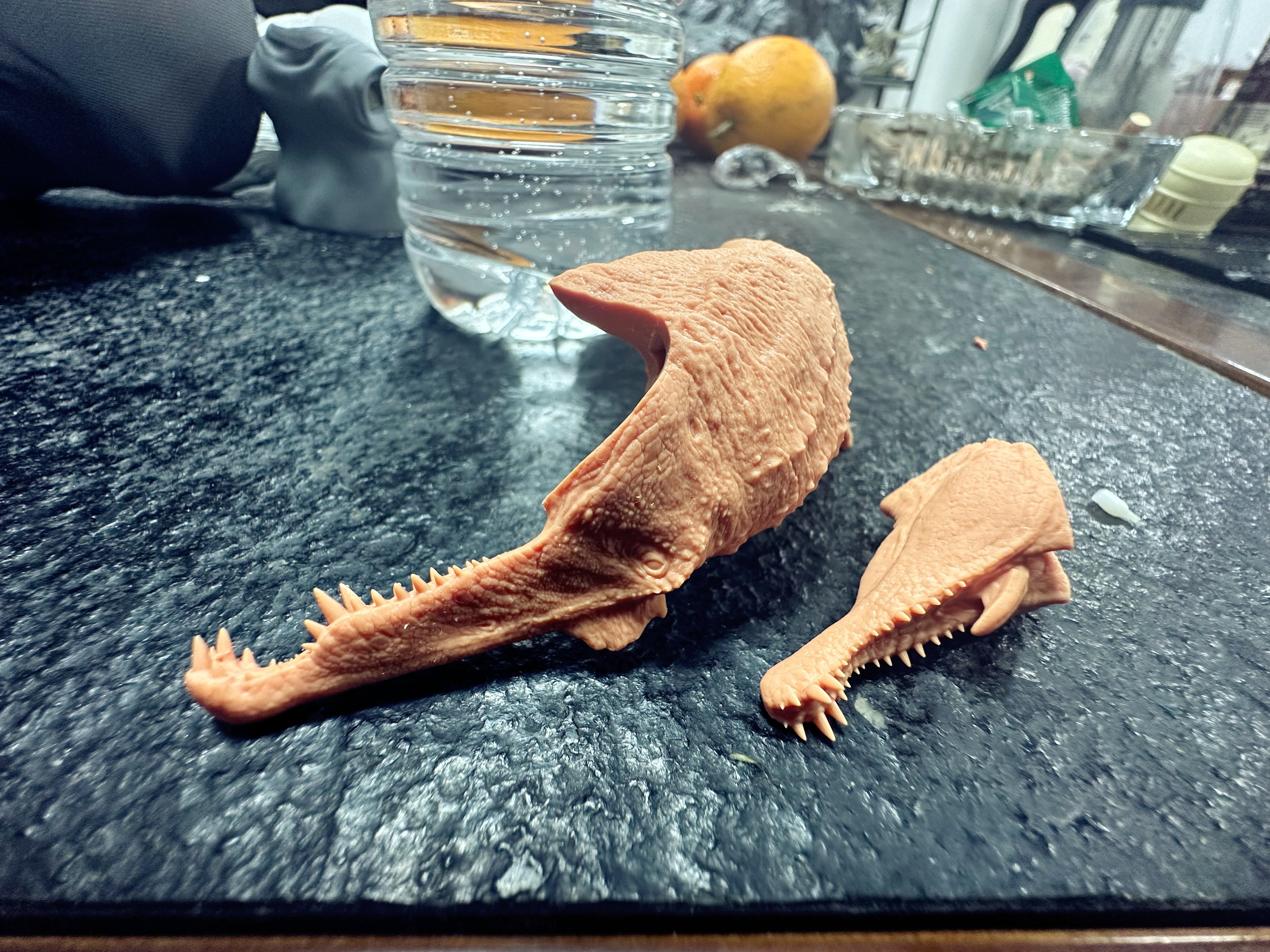 SHOWANNA 1:35 Scale Spinosaurus Statue