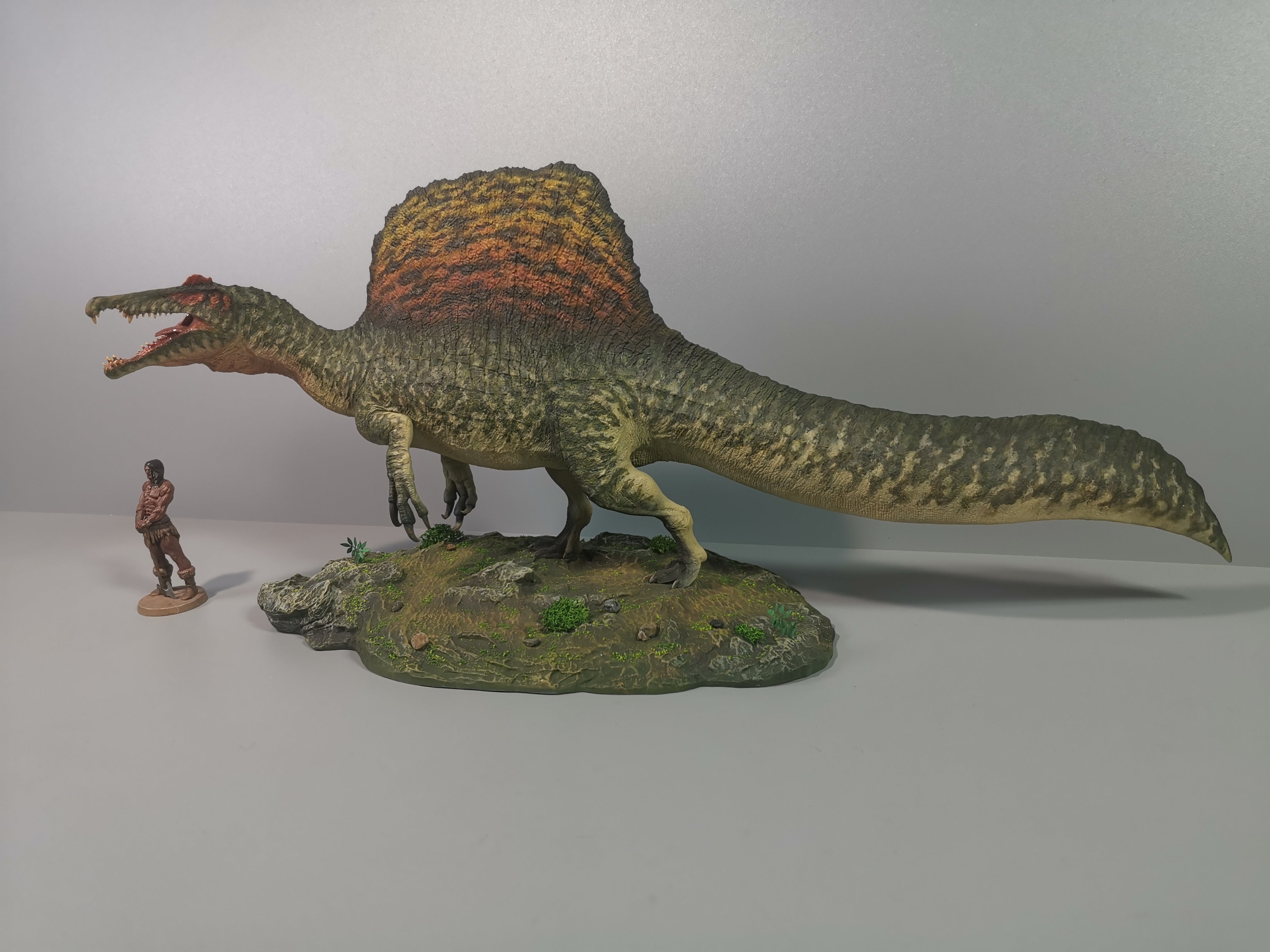 SHOWANNA 1:35 Scale Spinosaurus Statue
