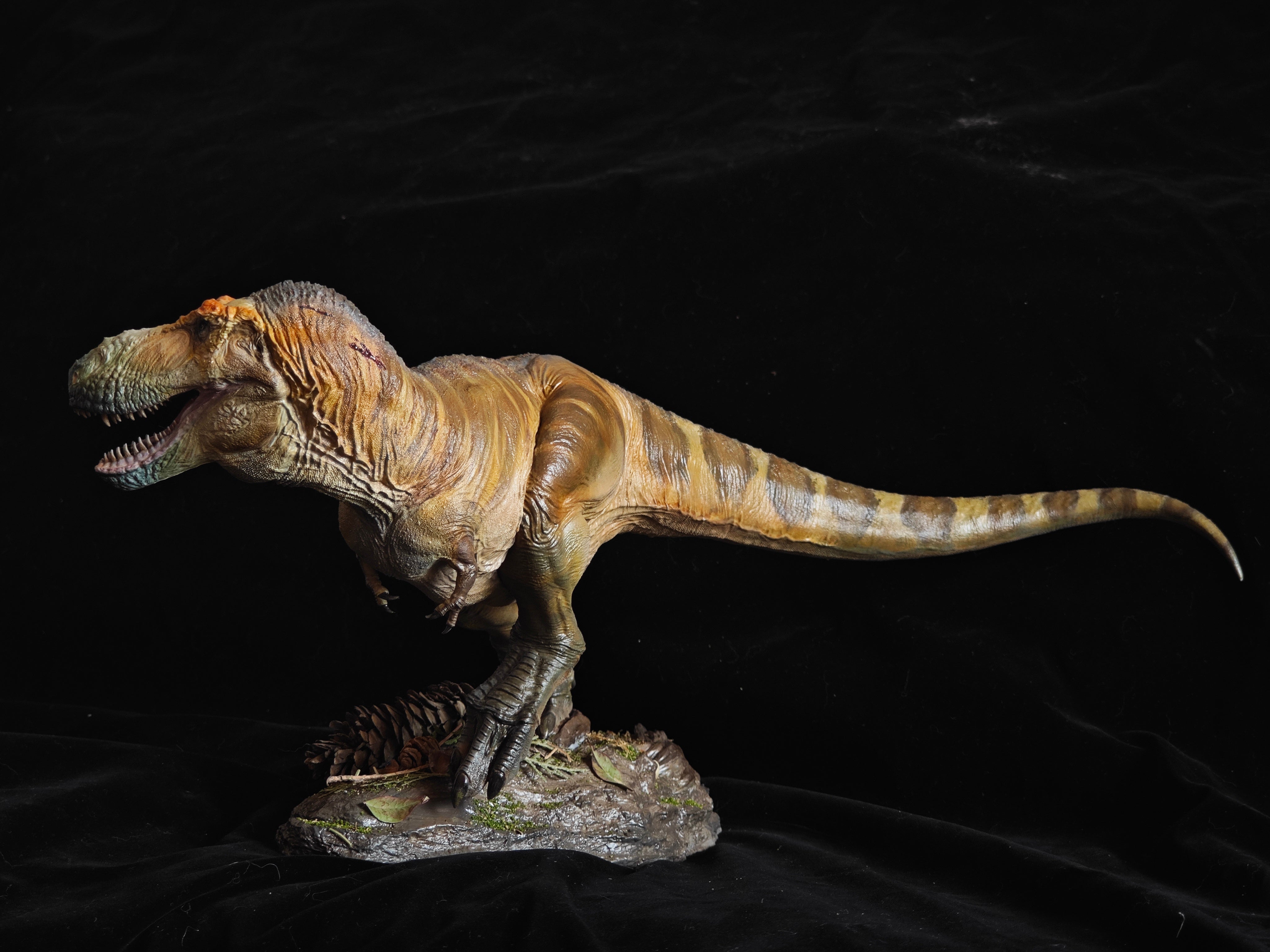 Greenhouse Revolution Studio 1/18 Scale Zhuchengtyrannus Model