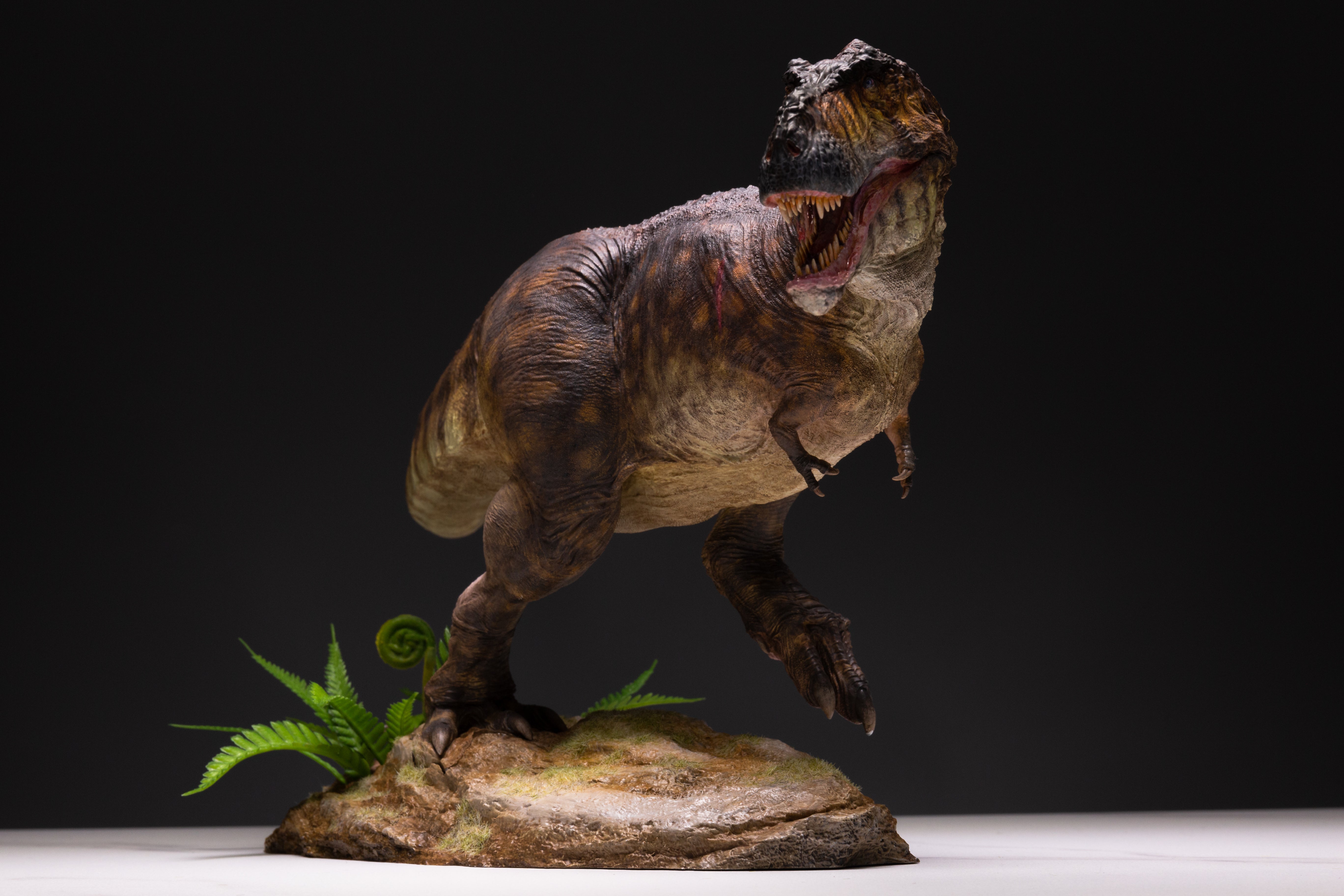 Greenhouse Revolution Studio 1/18 Scale Zhuchengtyrannus Model