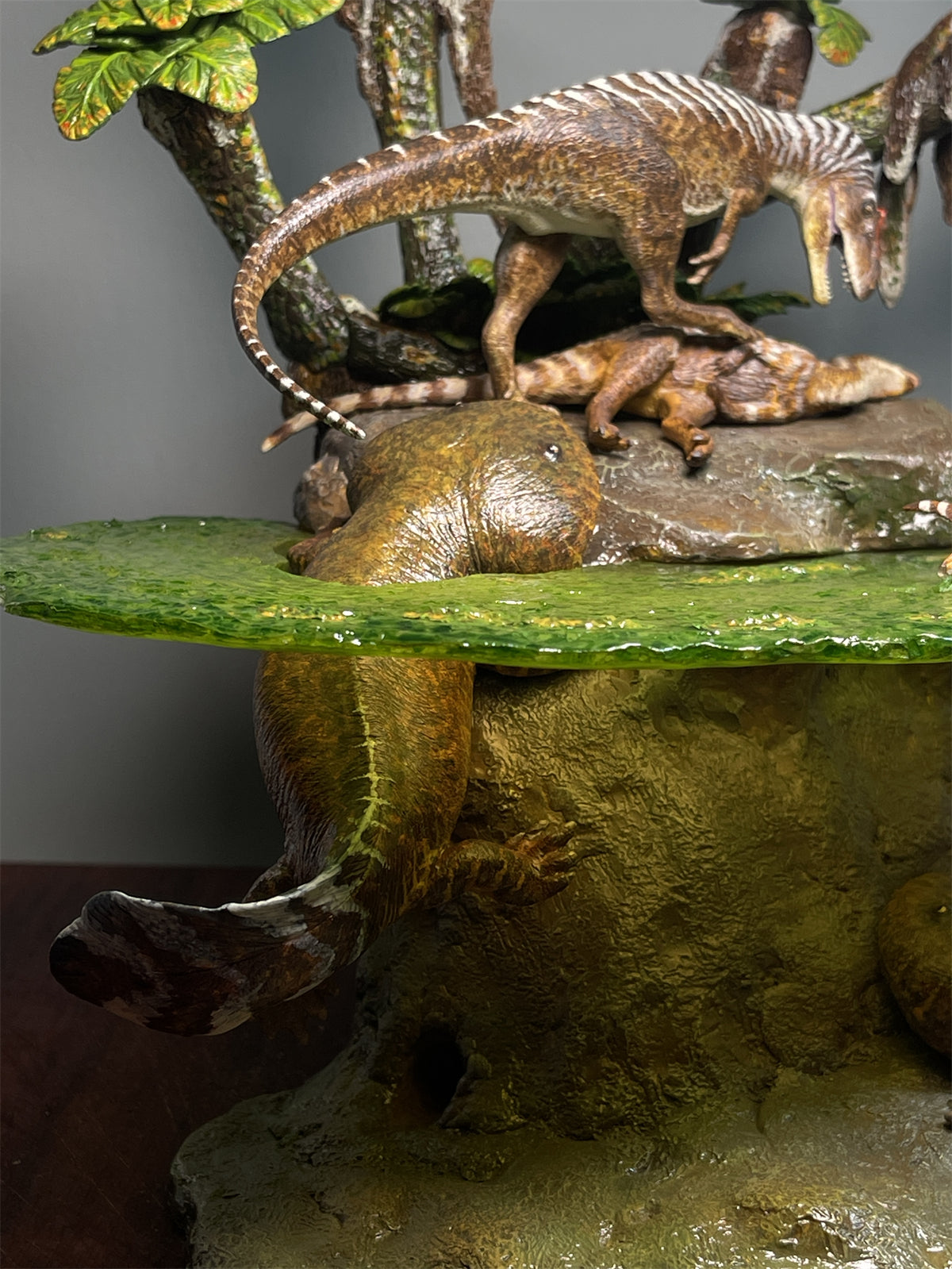 Sensen 1:20 Scale Polar Allosaur Leaellynasaura Koolasuchus Scene Model