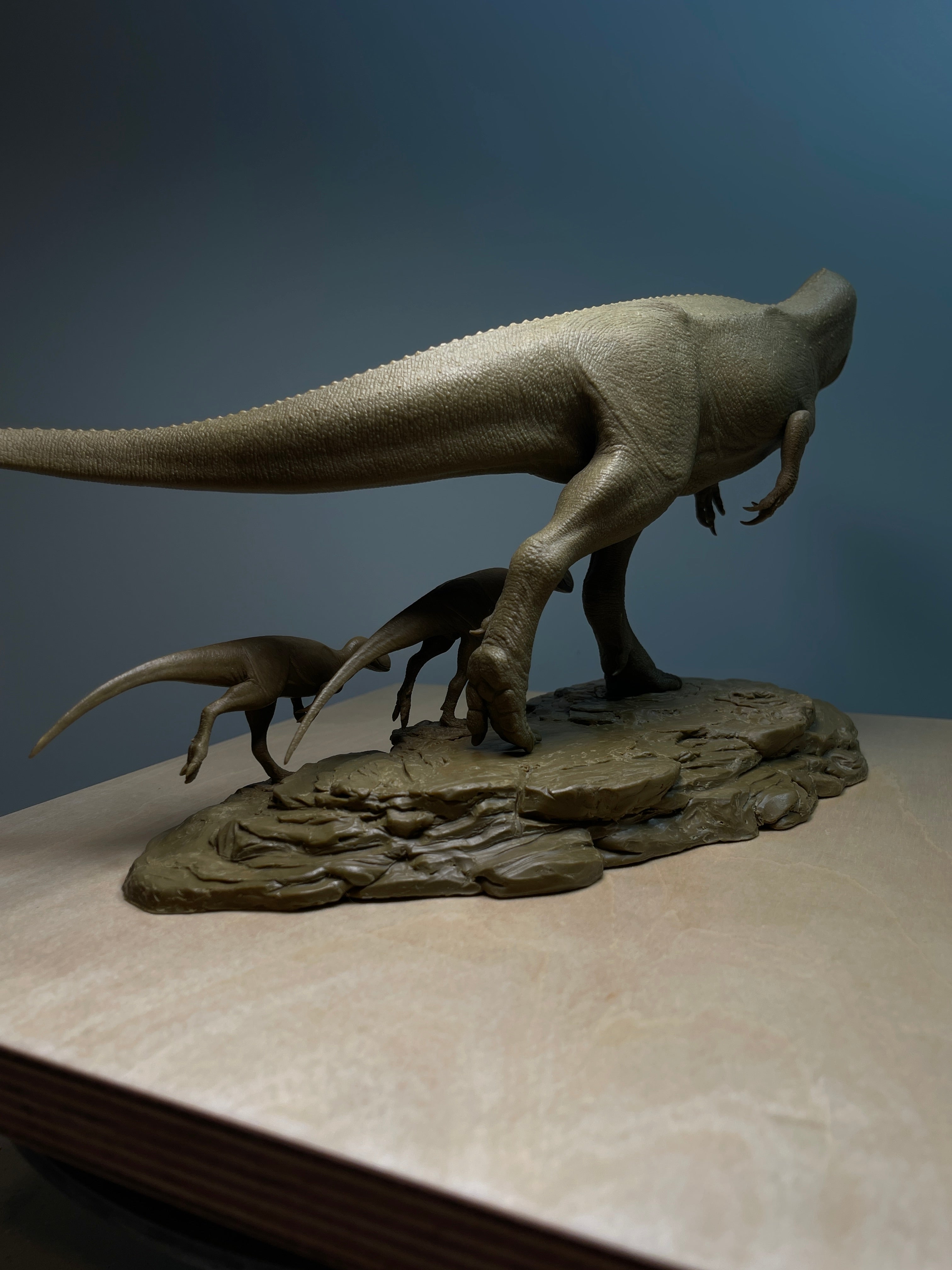 Sensen 1:20 Scale Monolophosaurus Scene Model