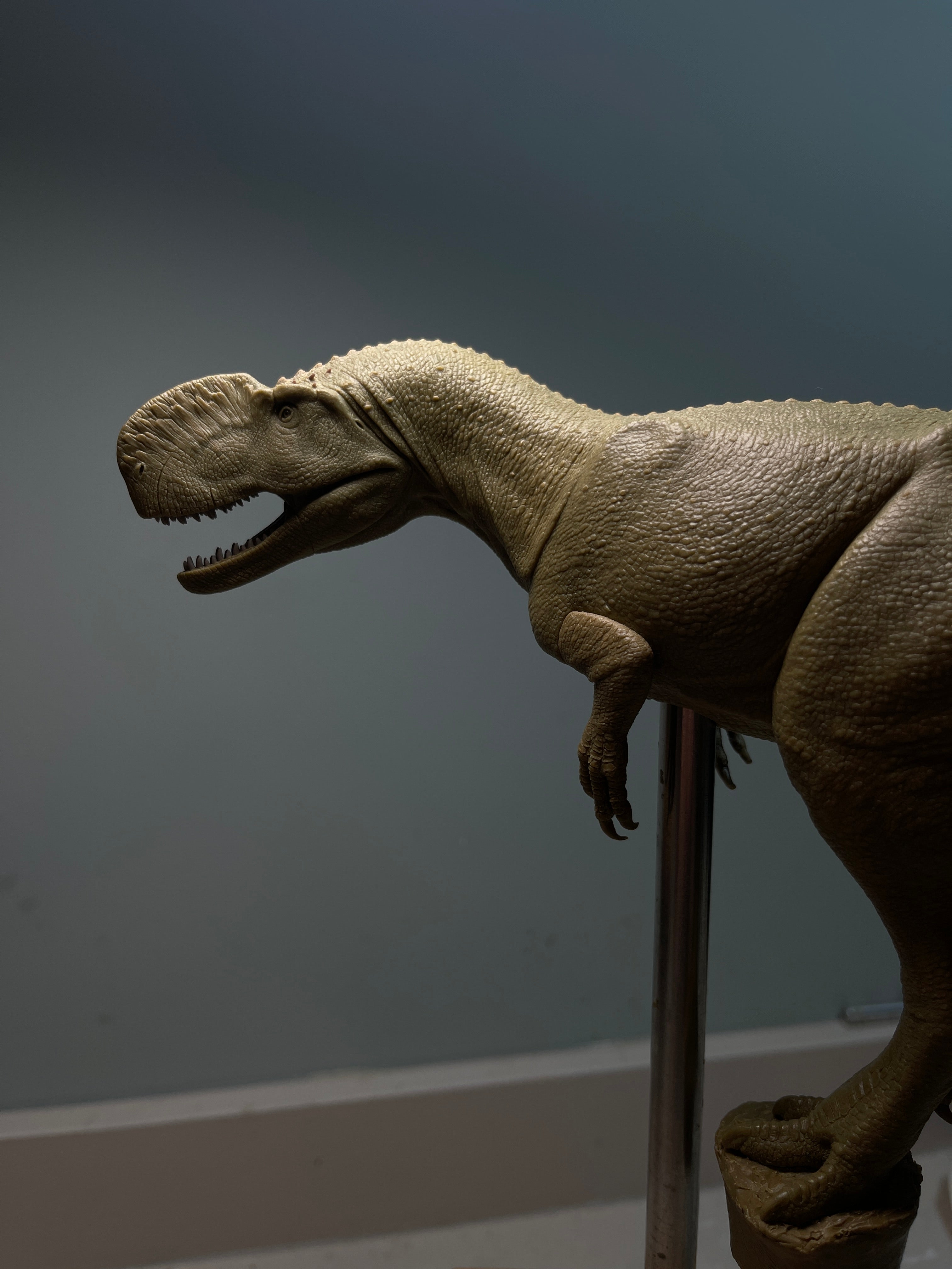 Sensen 1:20 Scale Monolophosaurus Scene Model
