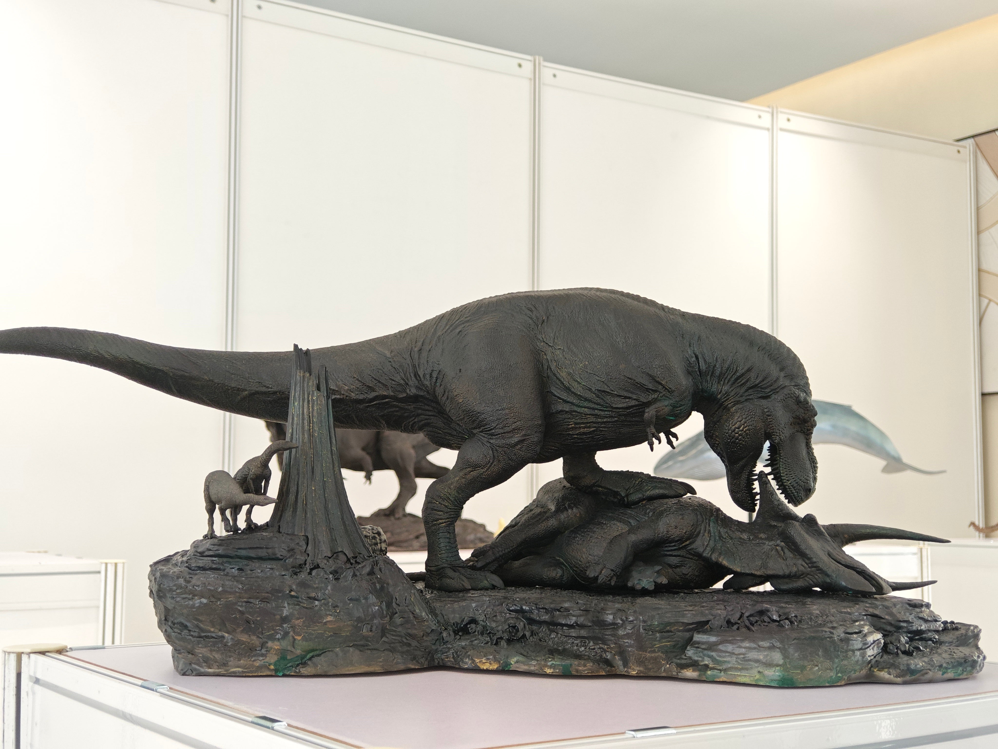 Ashine Alliance X Cristian Lopez Wankel Rex Scene Statue