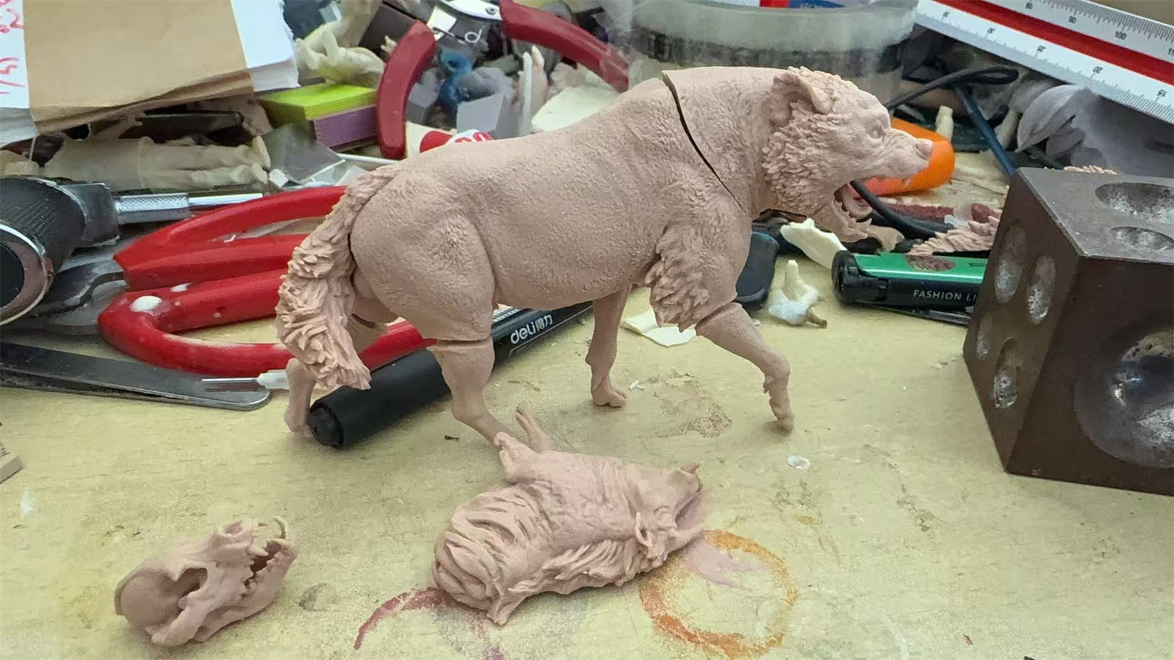 PASSION CHARGER Dinocrocuta Gigantea VS Kubanochoerus Model