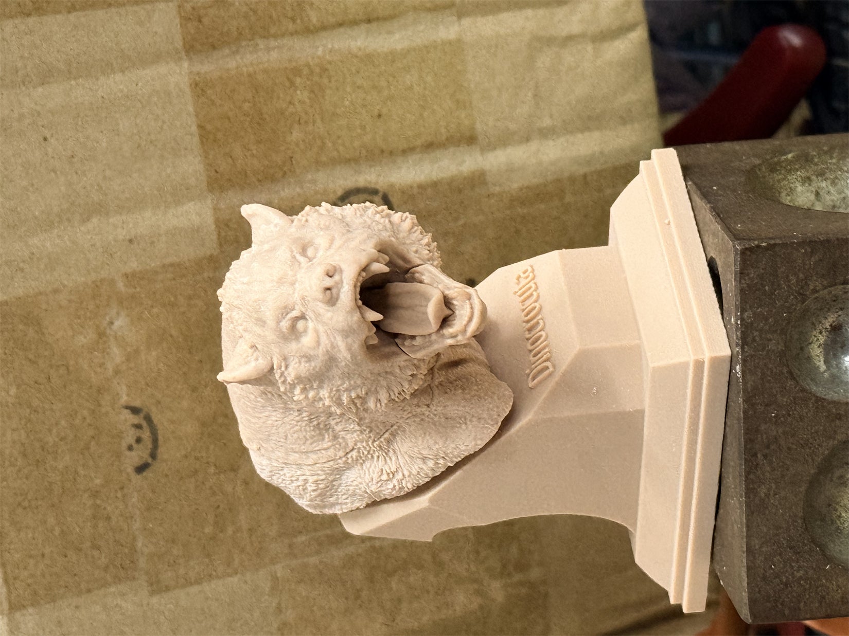 PASSION CHARGER Dinocrocuta Gigantea VS Kubanochoerus Model