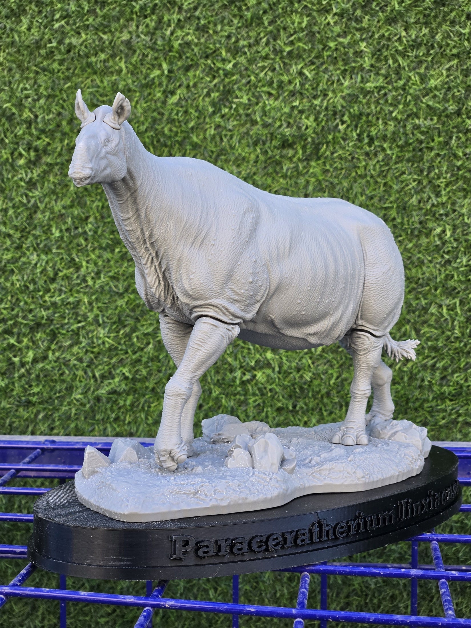 PASSION CHARGER Paraceratherium Linxiaense Model