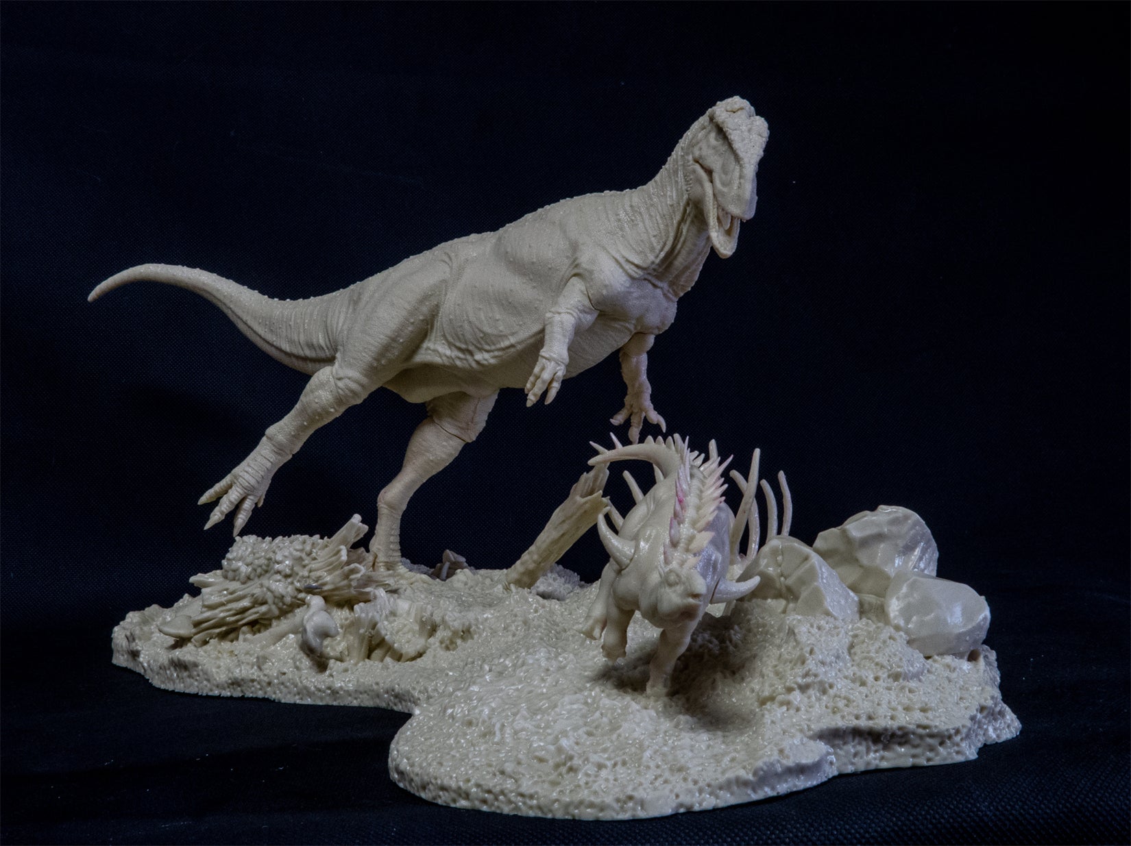 PASSION CHARGER Sinraptor Hepingensis & Gigantspinosaurus Juveniles Model