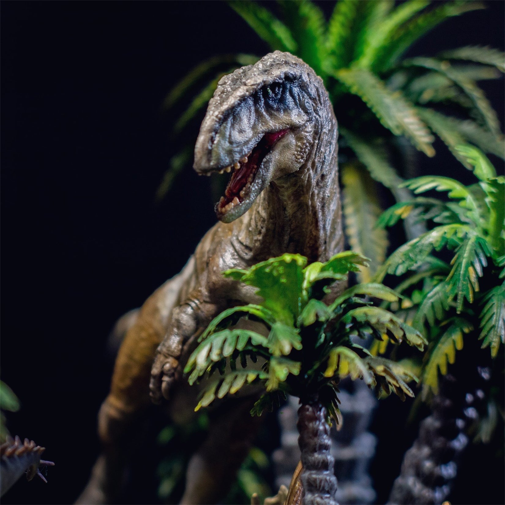 PASSION CHARGER Sinraptor Hepingensis & Gigantspinosaurus Juveniles Model
