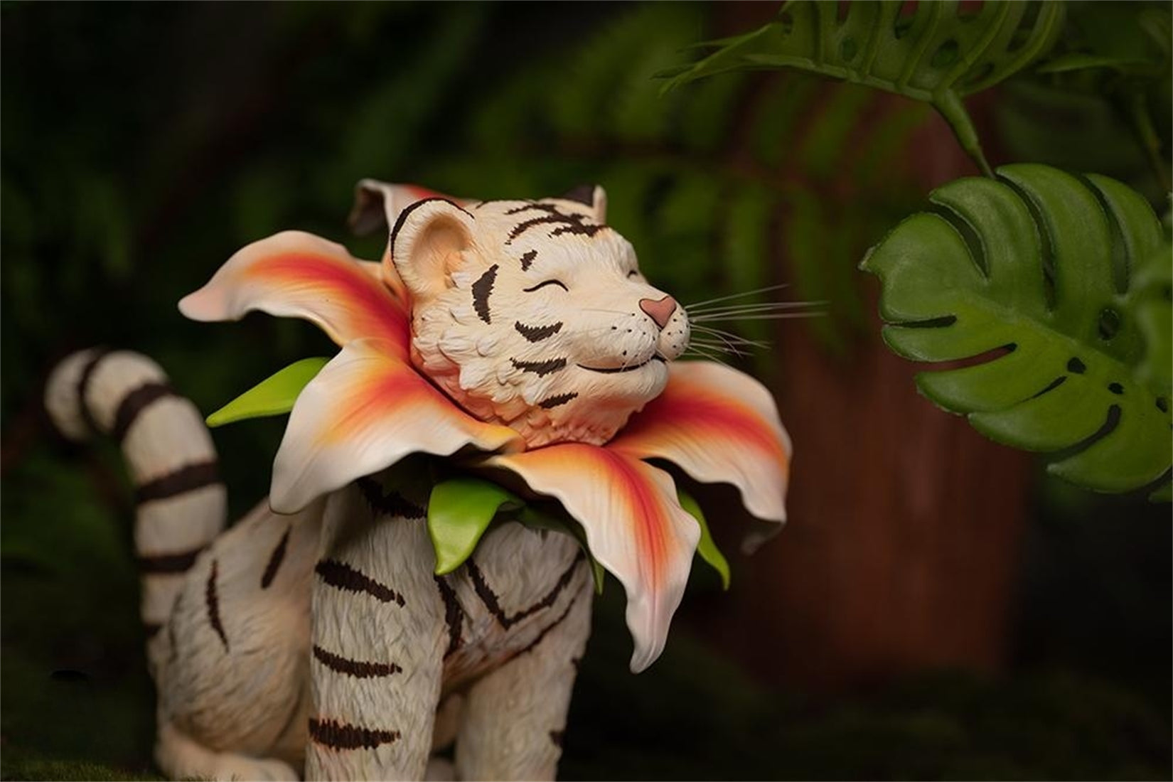 Cute Lily White Tiger Plus Edition