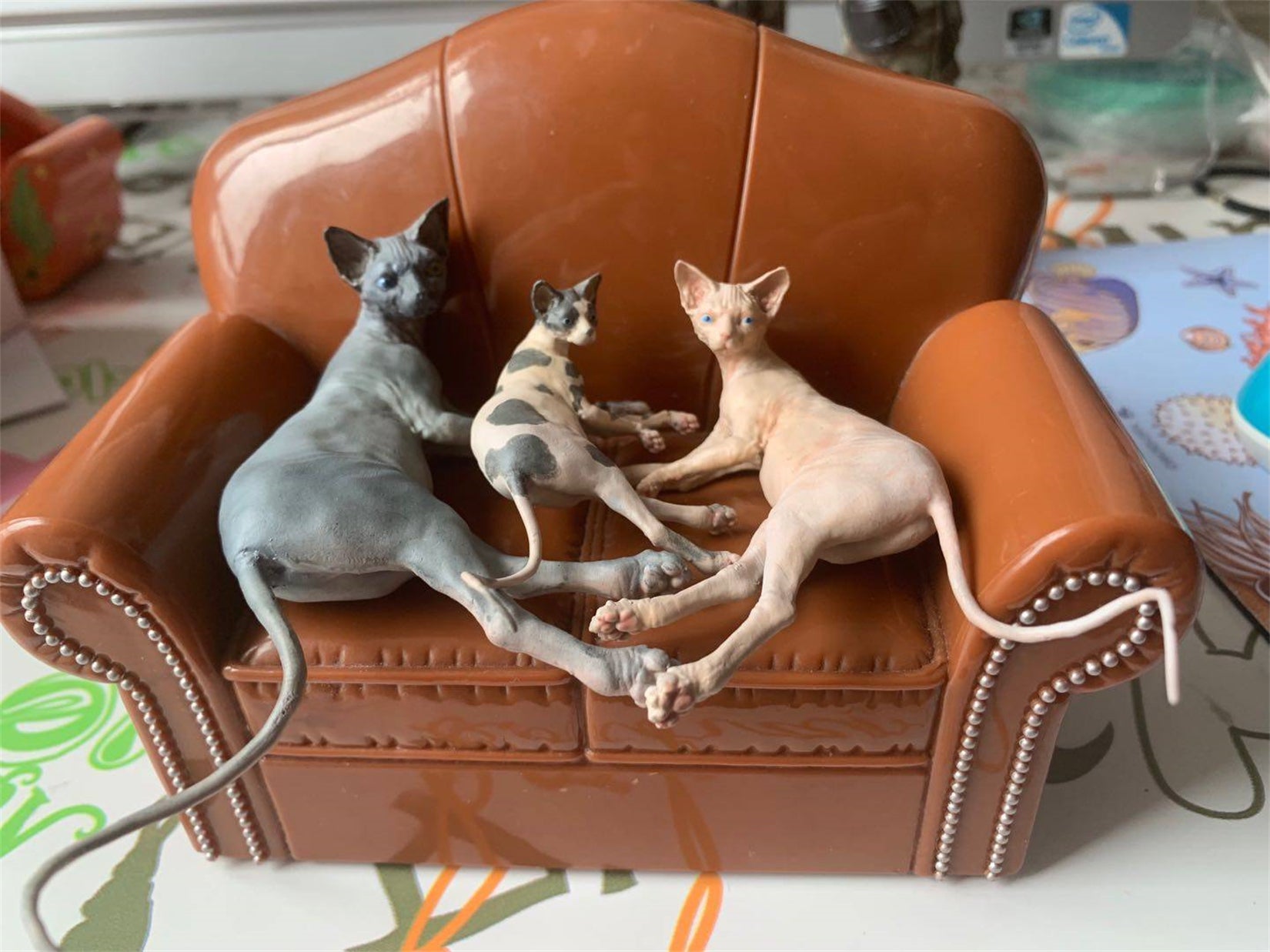 PASSION CHARGER Sphinx Cat Figurine