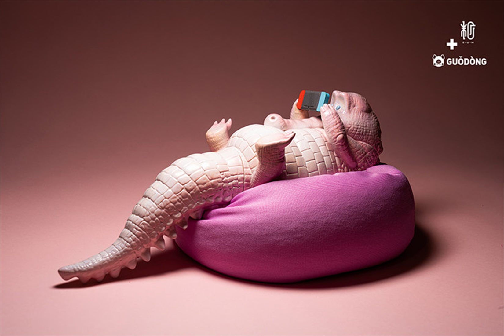 1/6 Scale Lazy Critters – Animals Lounging on the Sofa