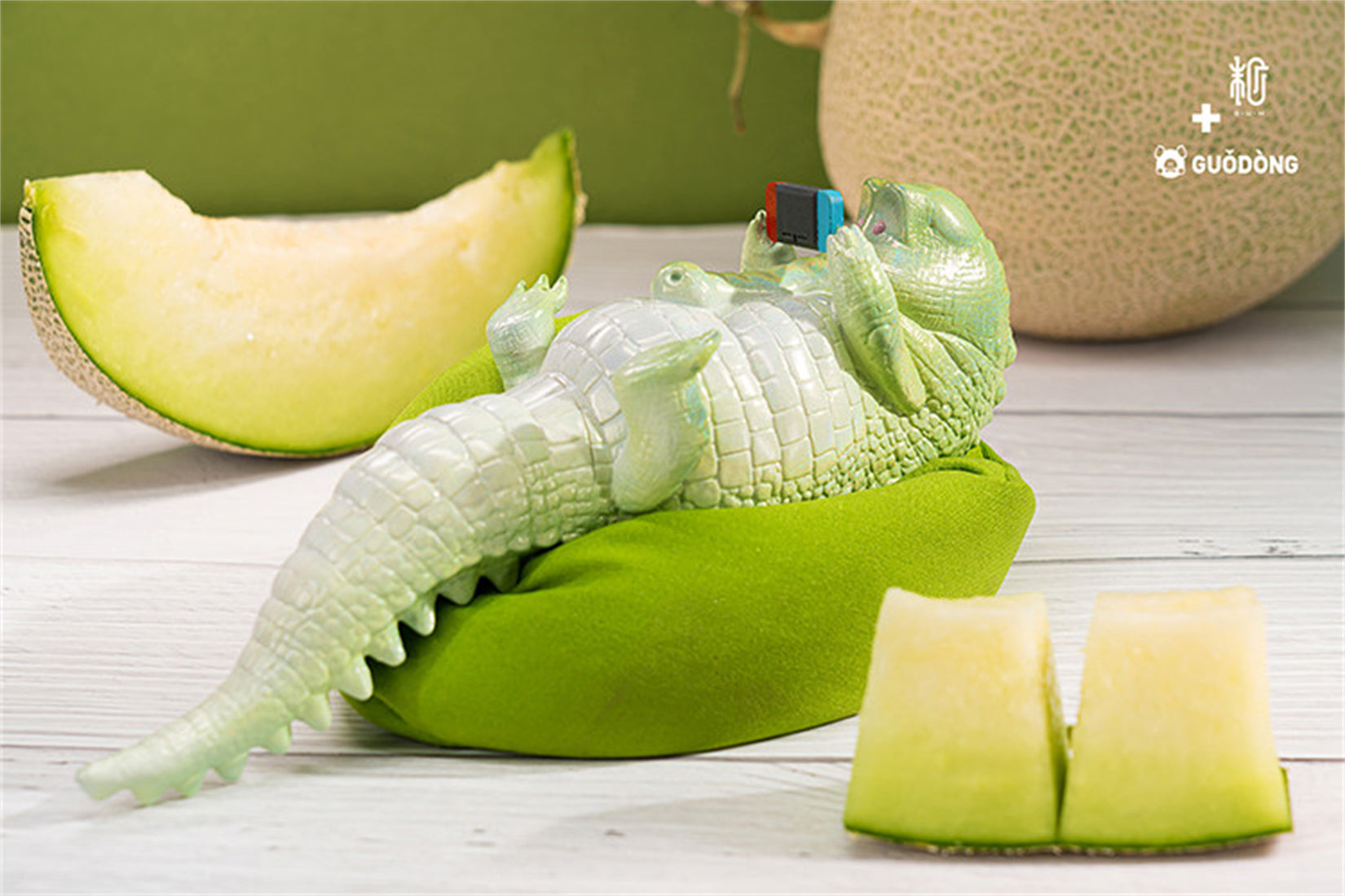 1/6 Scale Lazy Critters – Animals Lounging on the Sofa