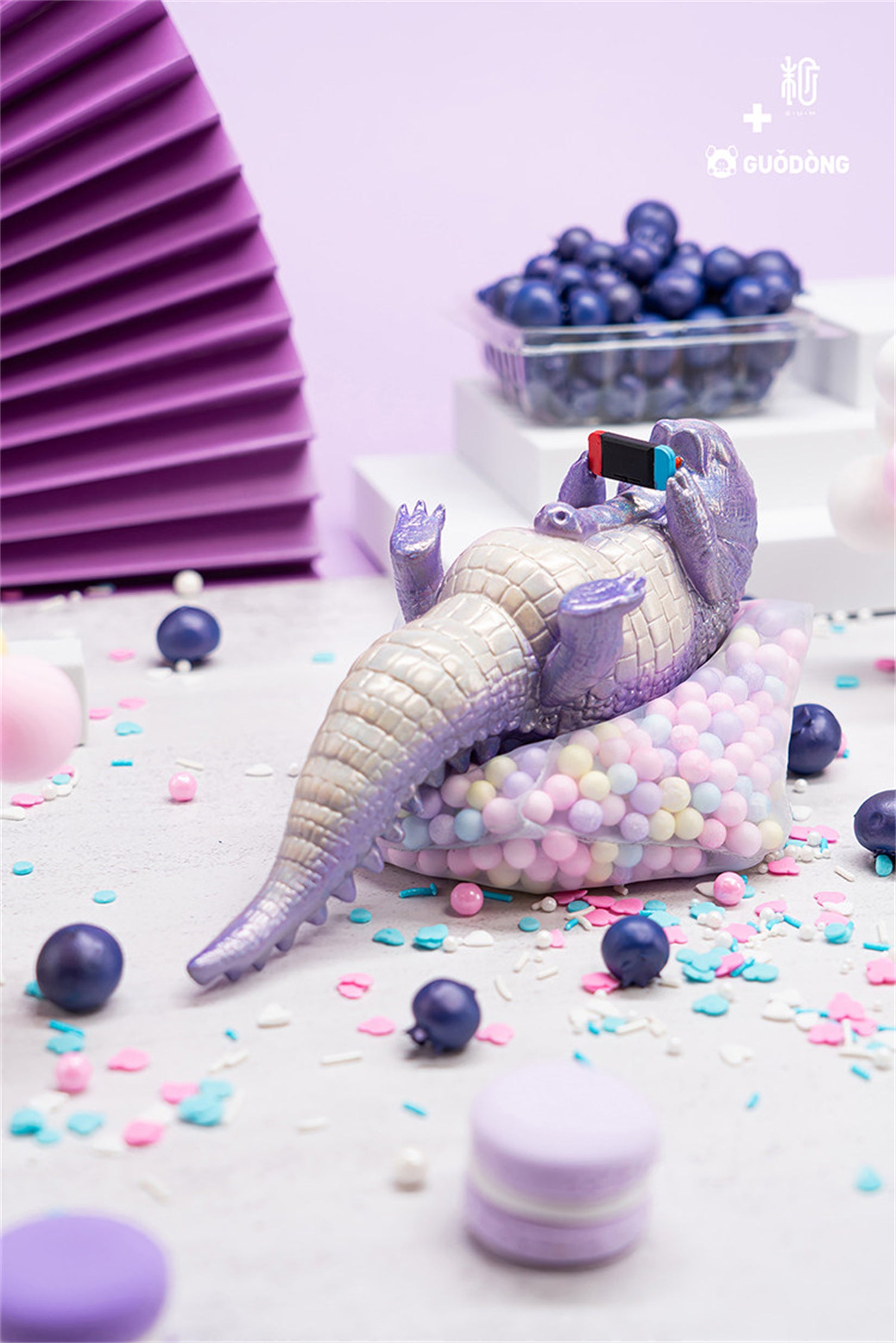 1/6 Scale Lazy Critters – Animals Lounging on the Sofa