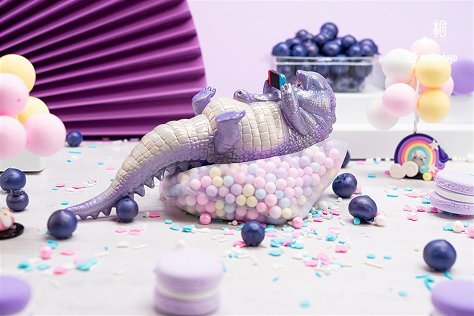 1/6 Scale Lazy Critters – Animals Lounging on the Sofa