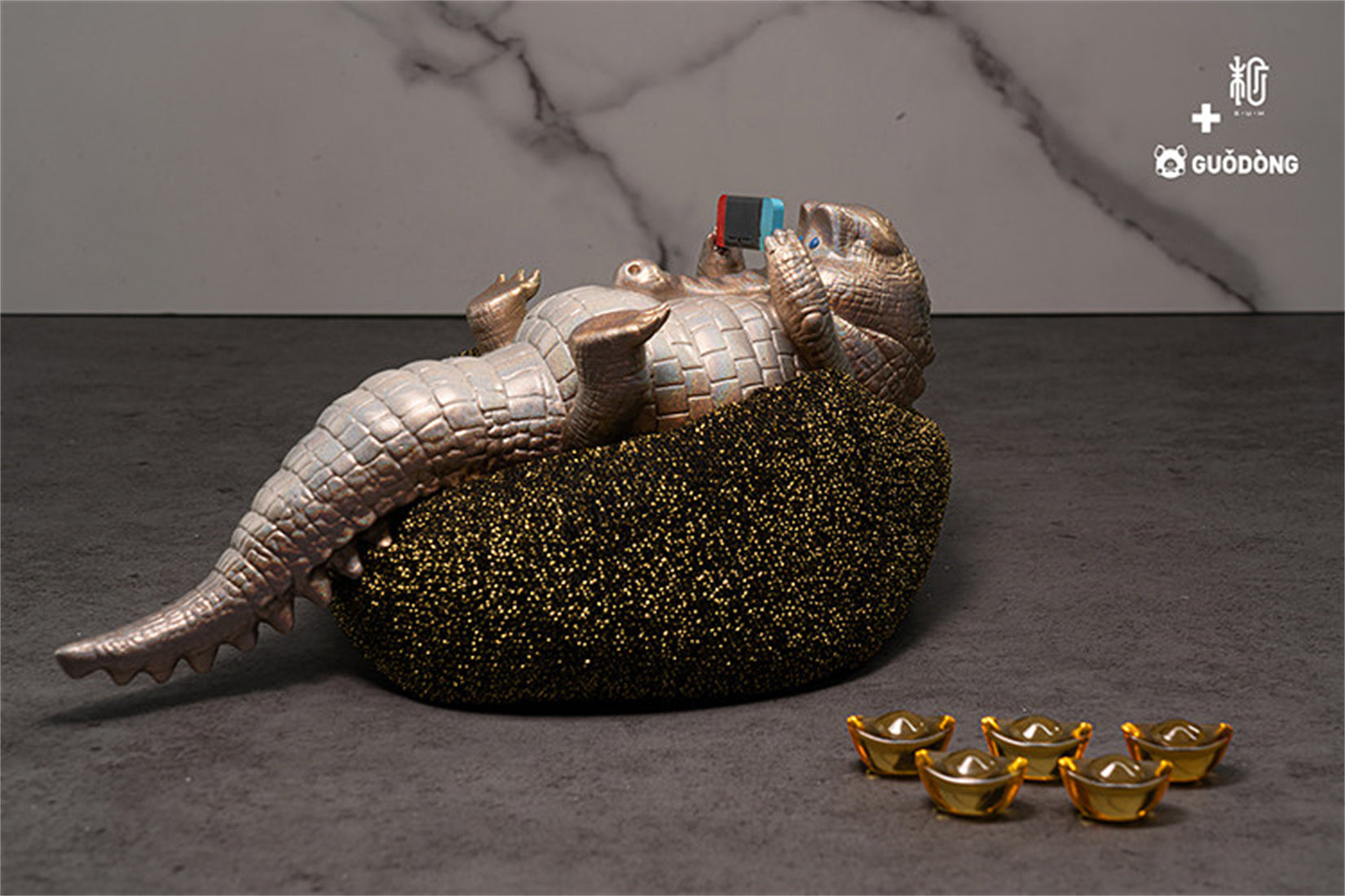 1/6 Scale Lazy Critters – Animals Lounging on the Sofa