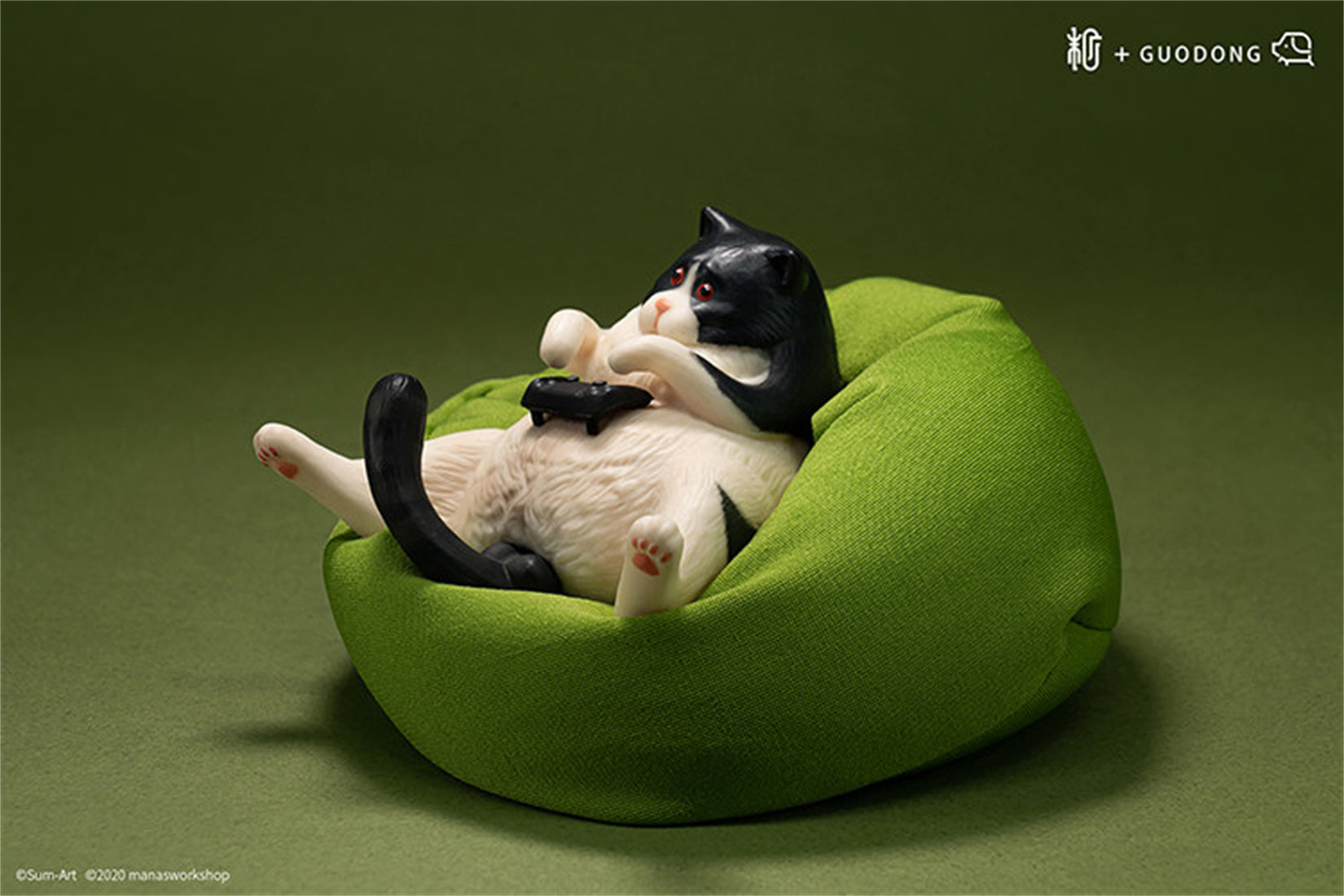 1/6 Scale Lazy Critters – Animals Lounging on the Sofa