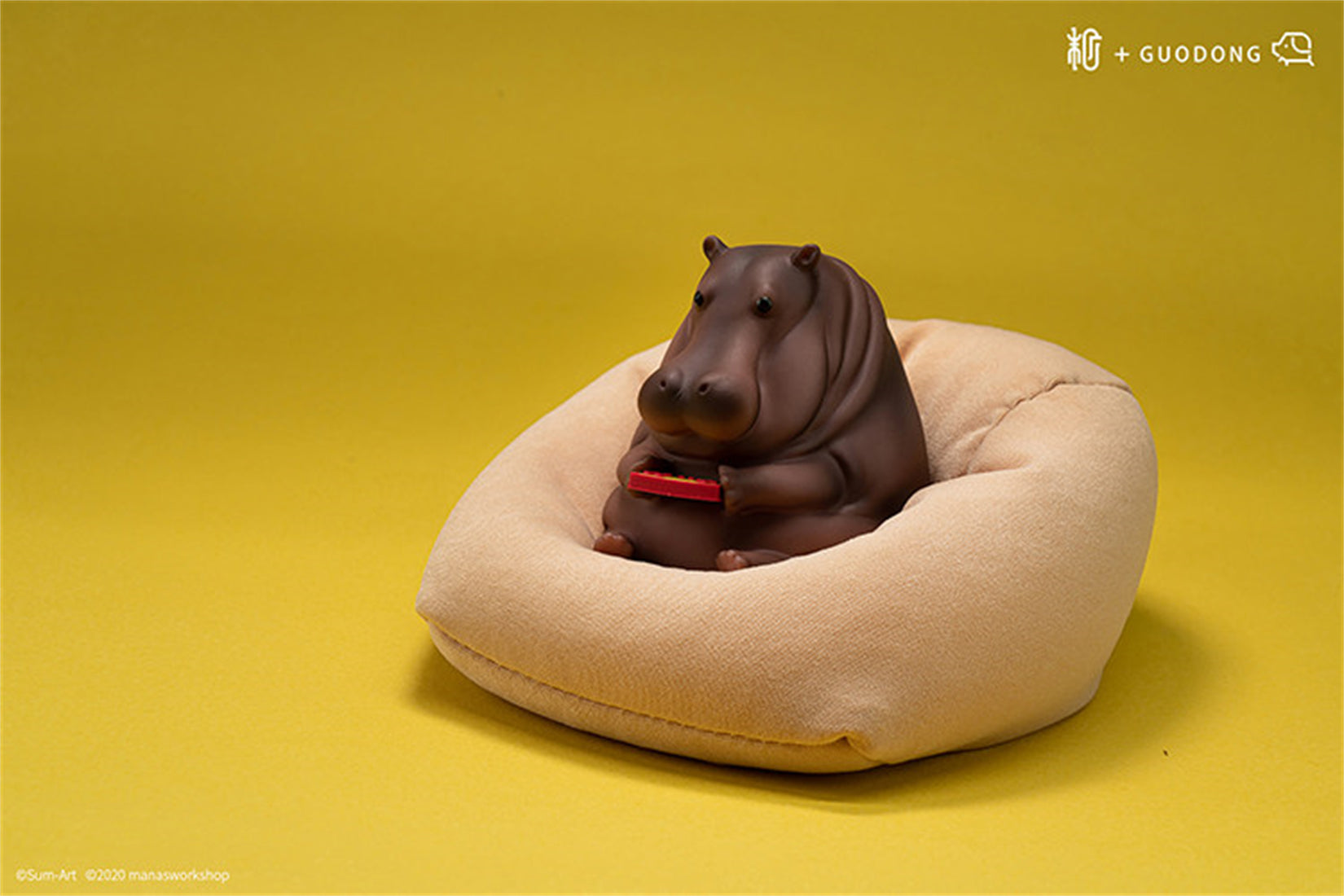 1/6 Scale Lazy Critters – Animals Lounging on the Sofa