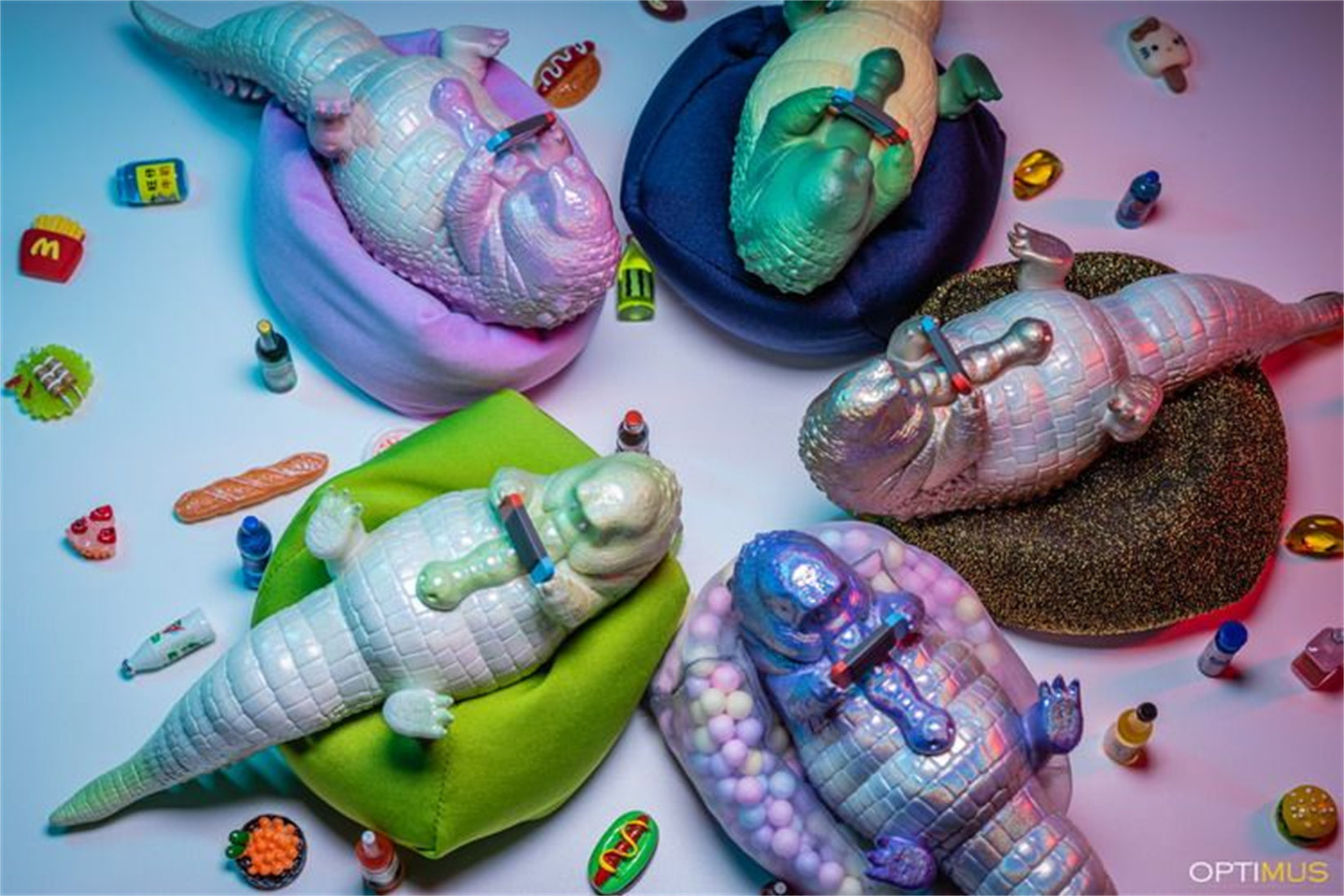 1/6 Scale Lazy Critters – Animals Lounging on the Sofa