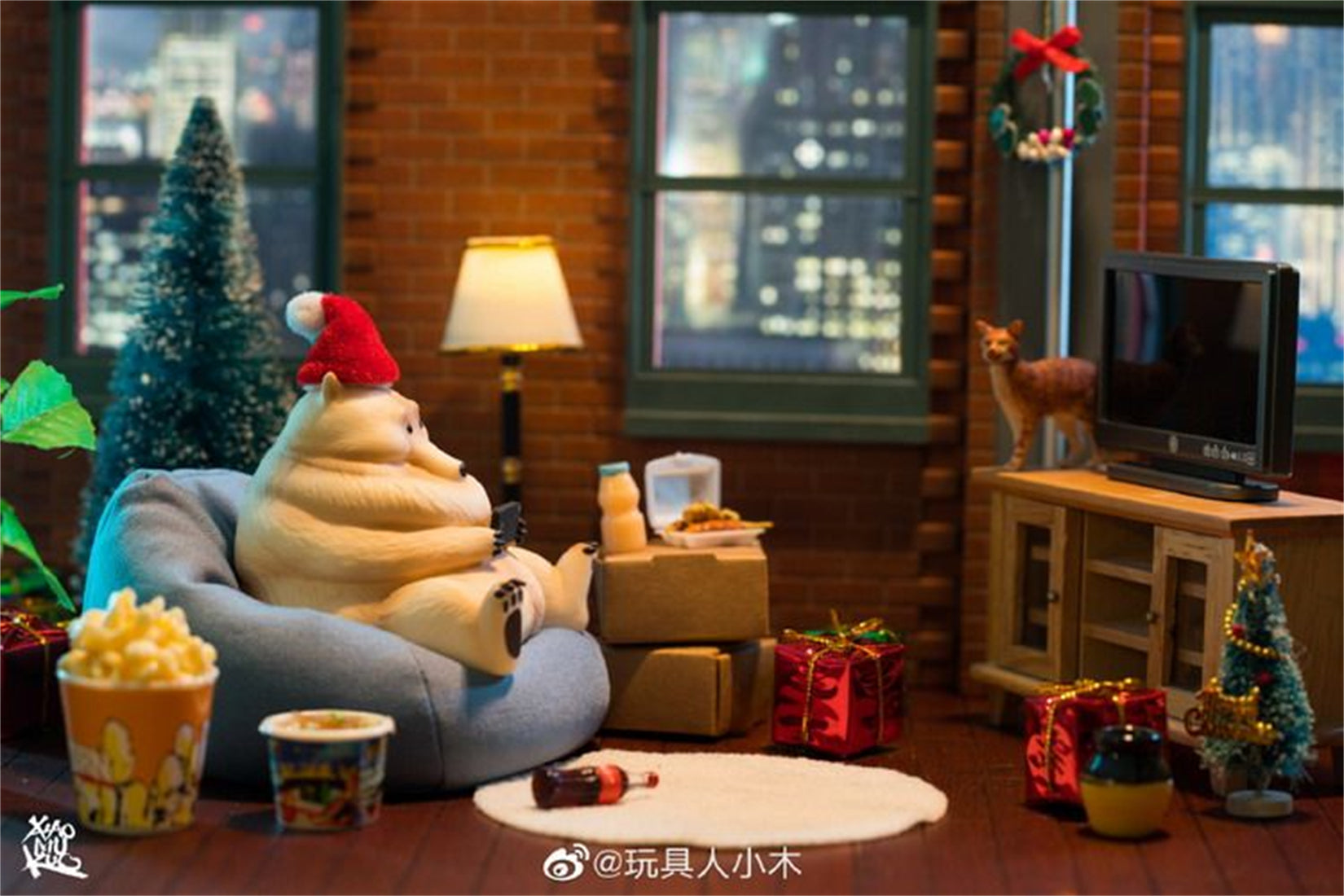 1/6 Scale Lazy Critters – Animals Lounging on the Sofa