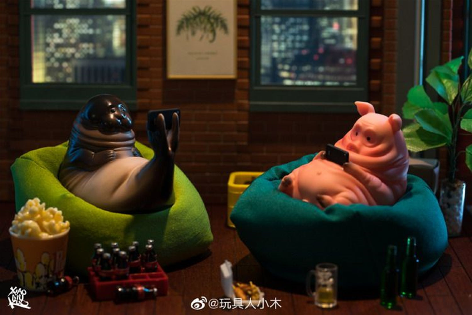 1/6 Scale Lazy Critters – Animals Lounging on the Sofa