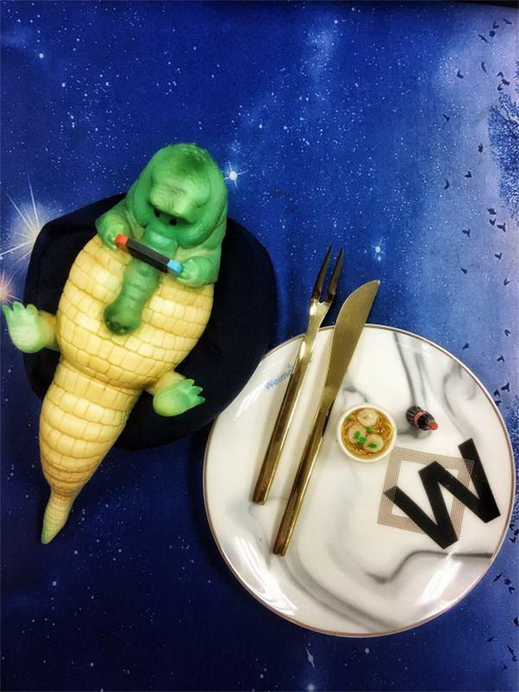 1/6 Scale Lazy Critters – Animals Lounging on the Sofa