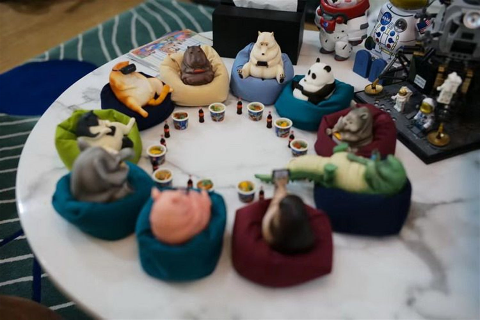 1/6 Scale Lazy Critters – Animals Lounging on the Sofa