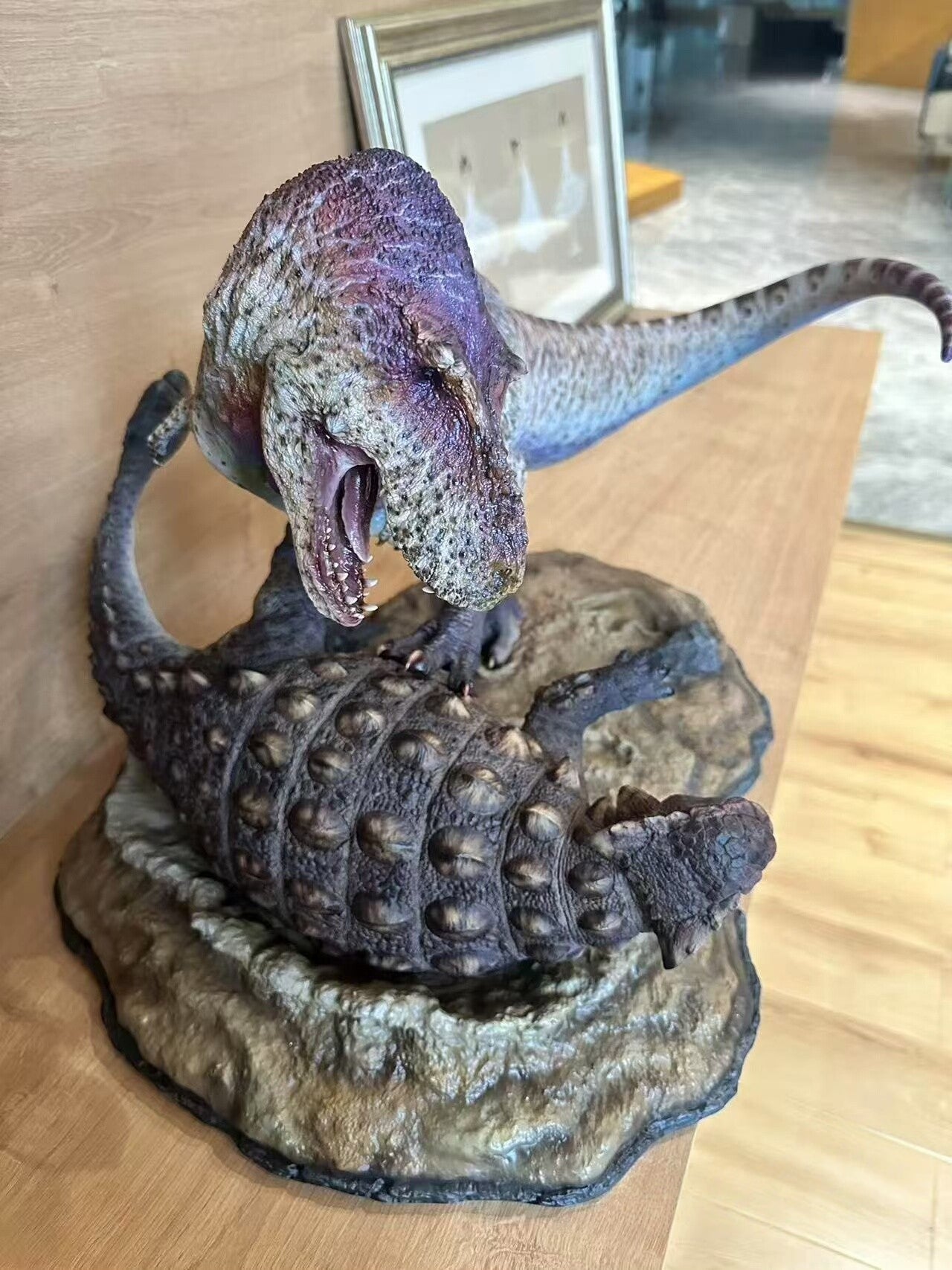 SHOWANNA 1:15 Scale Tyrannosaurus Rex VS Ankylosaurus SCENE STATUE USED
