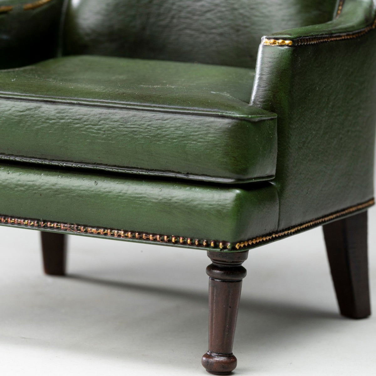 MMMTOYS Studio 1:12 Scale Dark Green Club Armchair Model