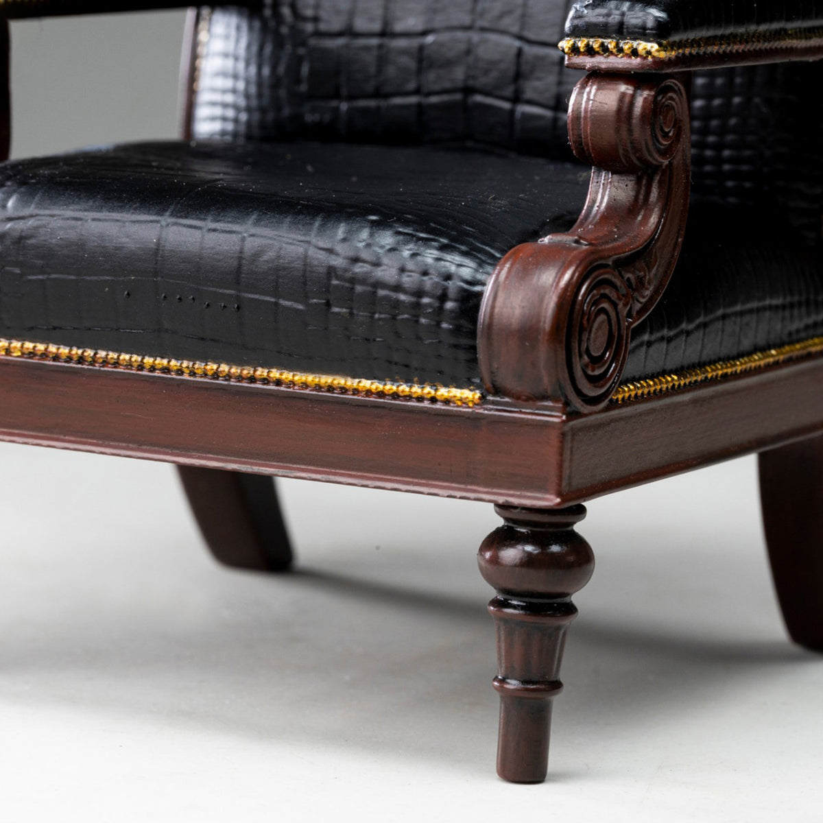 MMMTOYS Studio 1:12 Scale Black Croc Gentleman Armchair Model