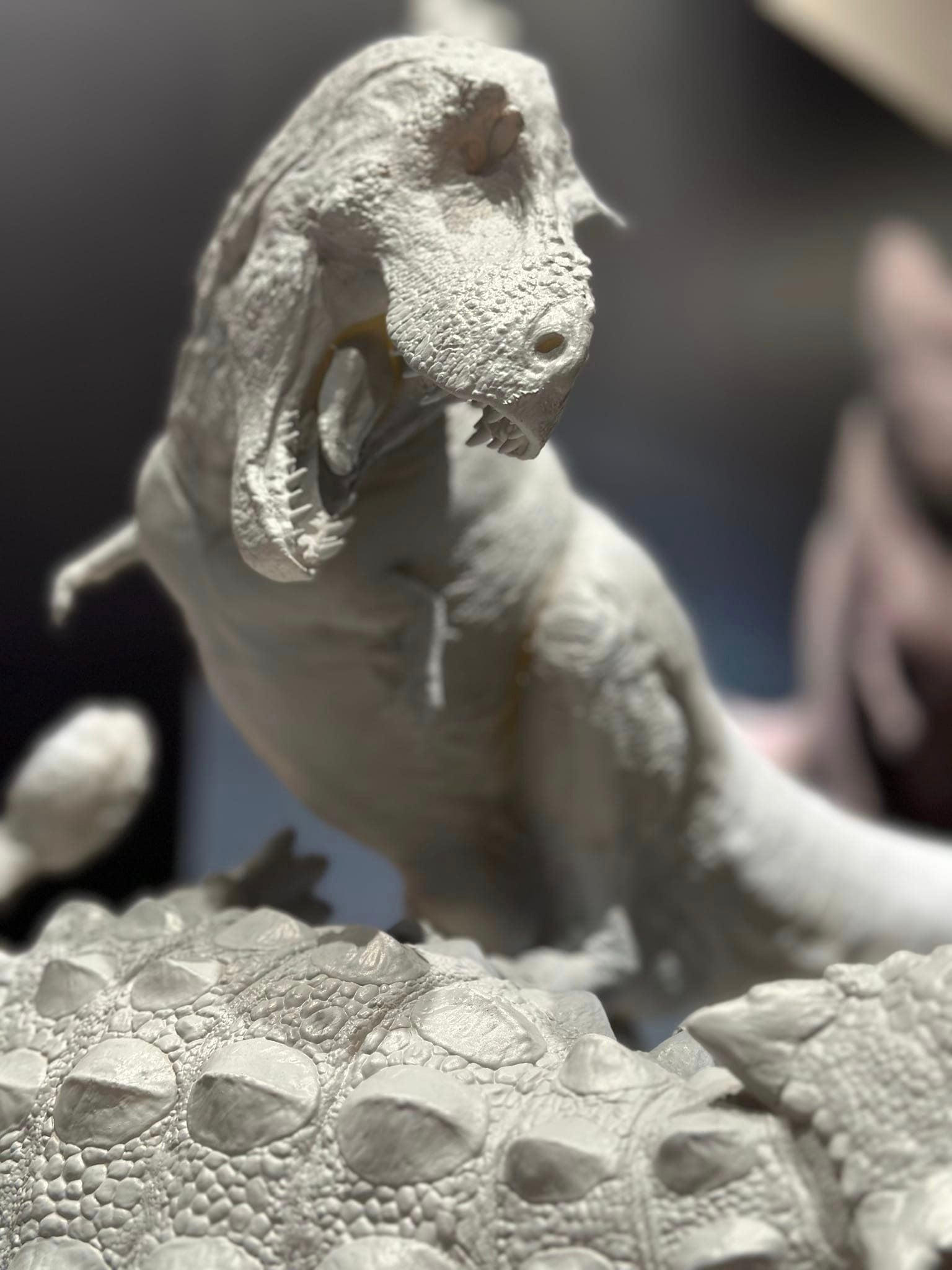 SHOWANNA 1:15 Scale Tyrannosaurus Rex VS Ankylosaurus SCENE STATUE