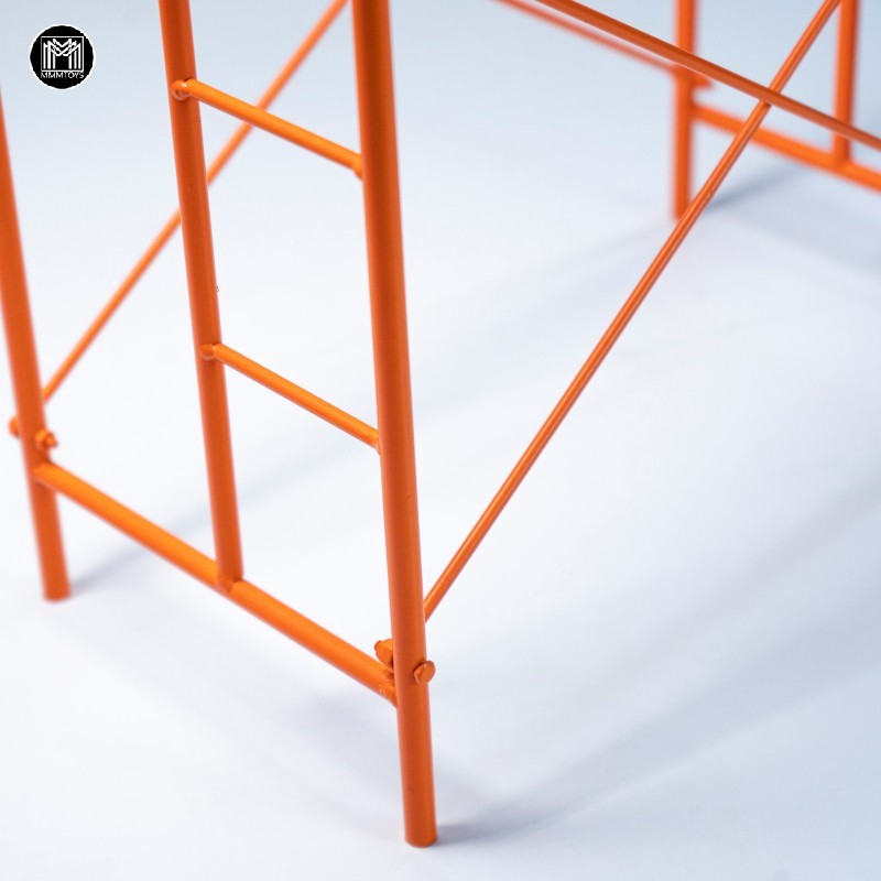 MMMTOYS Orange Scaffolding Scene Decoration