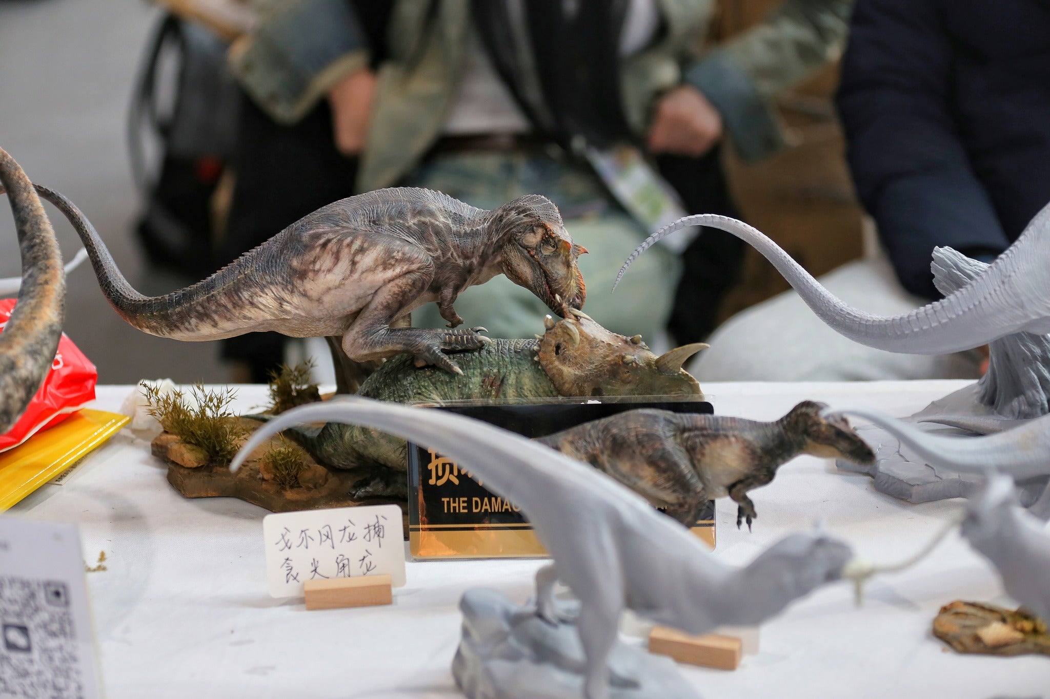 Greenhouse Revolution Studio 1/15 Scale Gorgosaurus Hunt Centrosaurus Scene Model