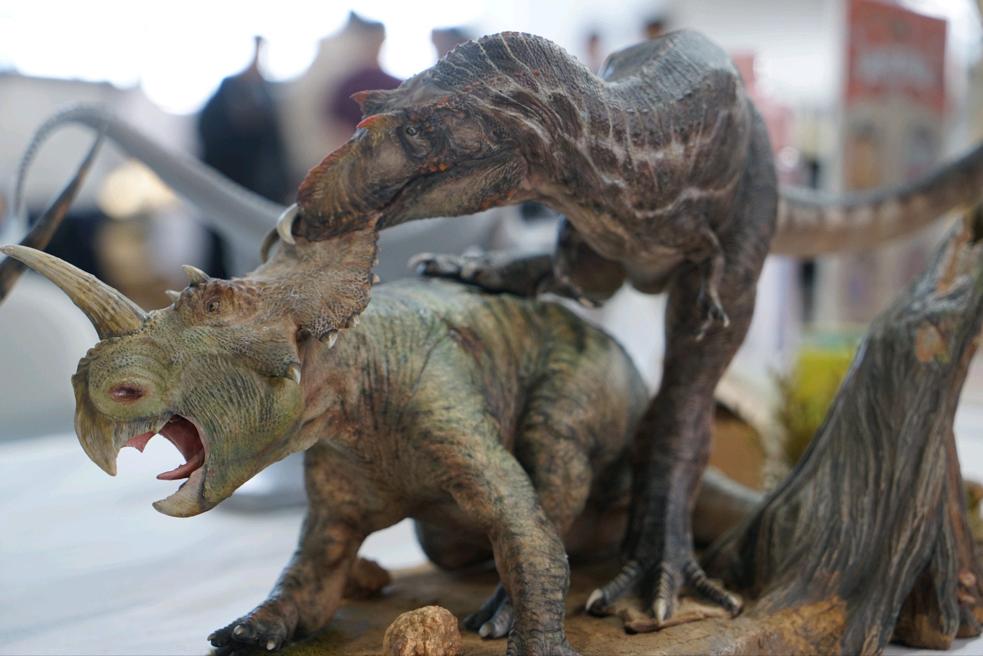 Greenhouse Revolution Studio 1/15 Scale Gorgosaurus Hunt Centrosaurus Scene Model