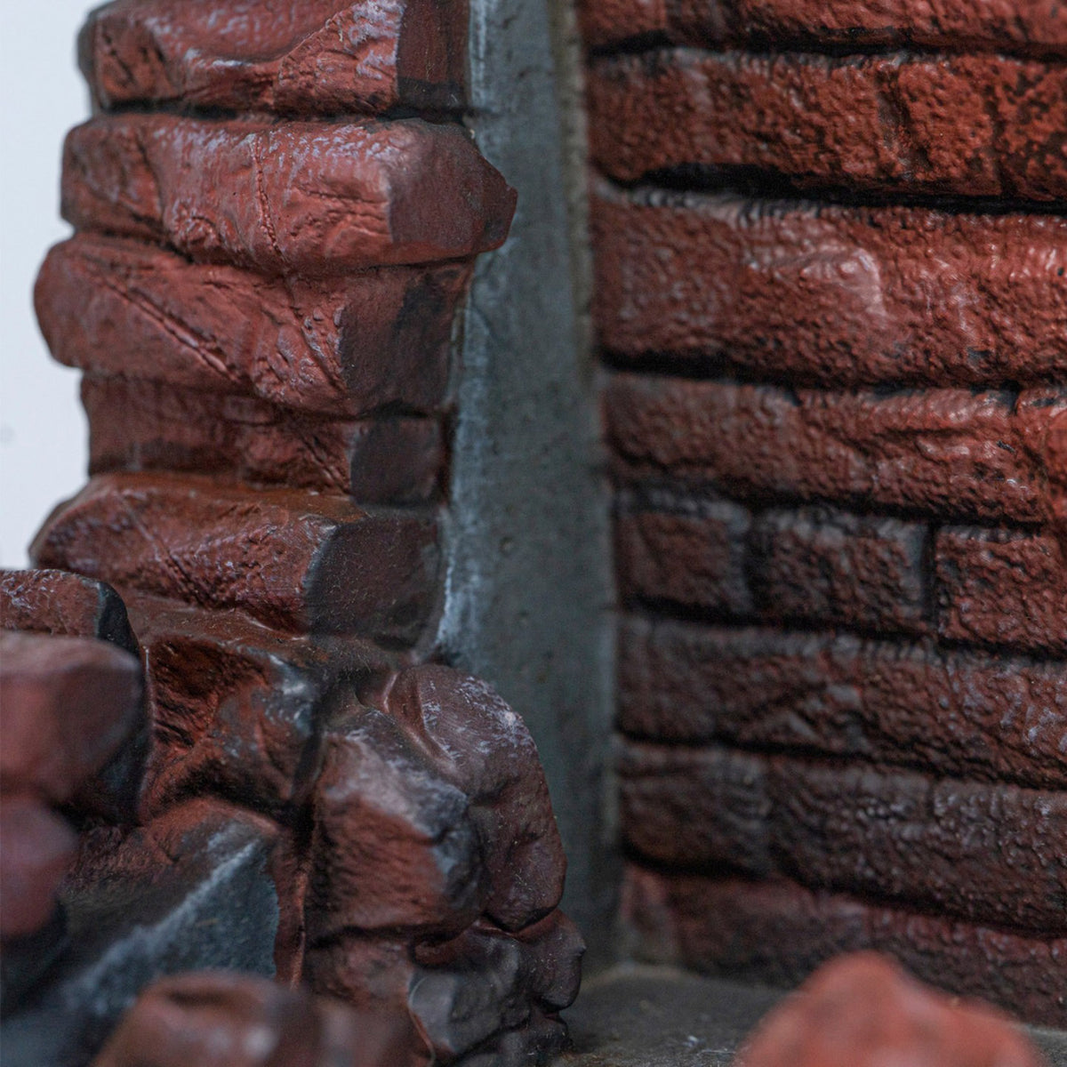 MMMTOYS 1/12 Scale Ruined Walls Along The Street Scene Decor